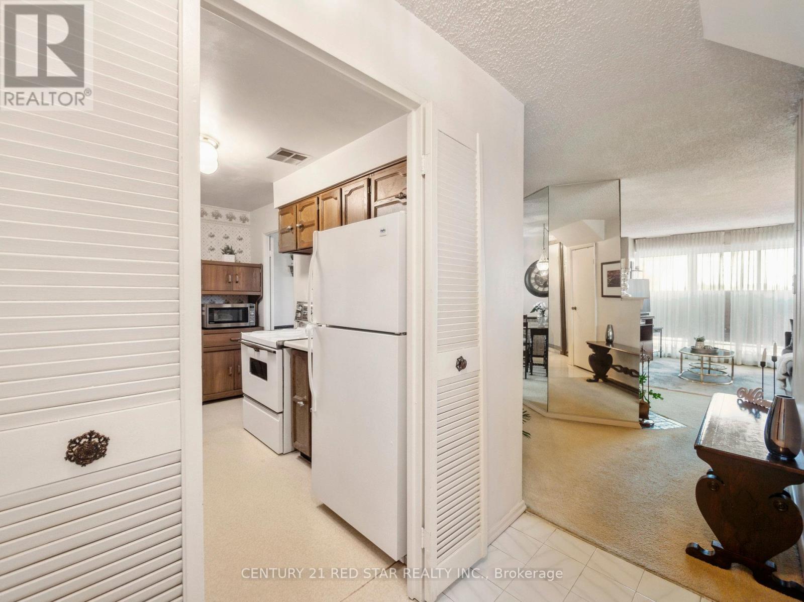 Photo 23 of 332 4001 Don Mills Road, Toronto ON