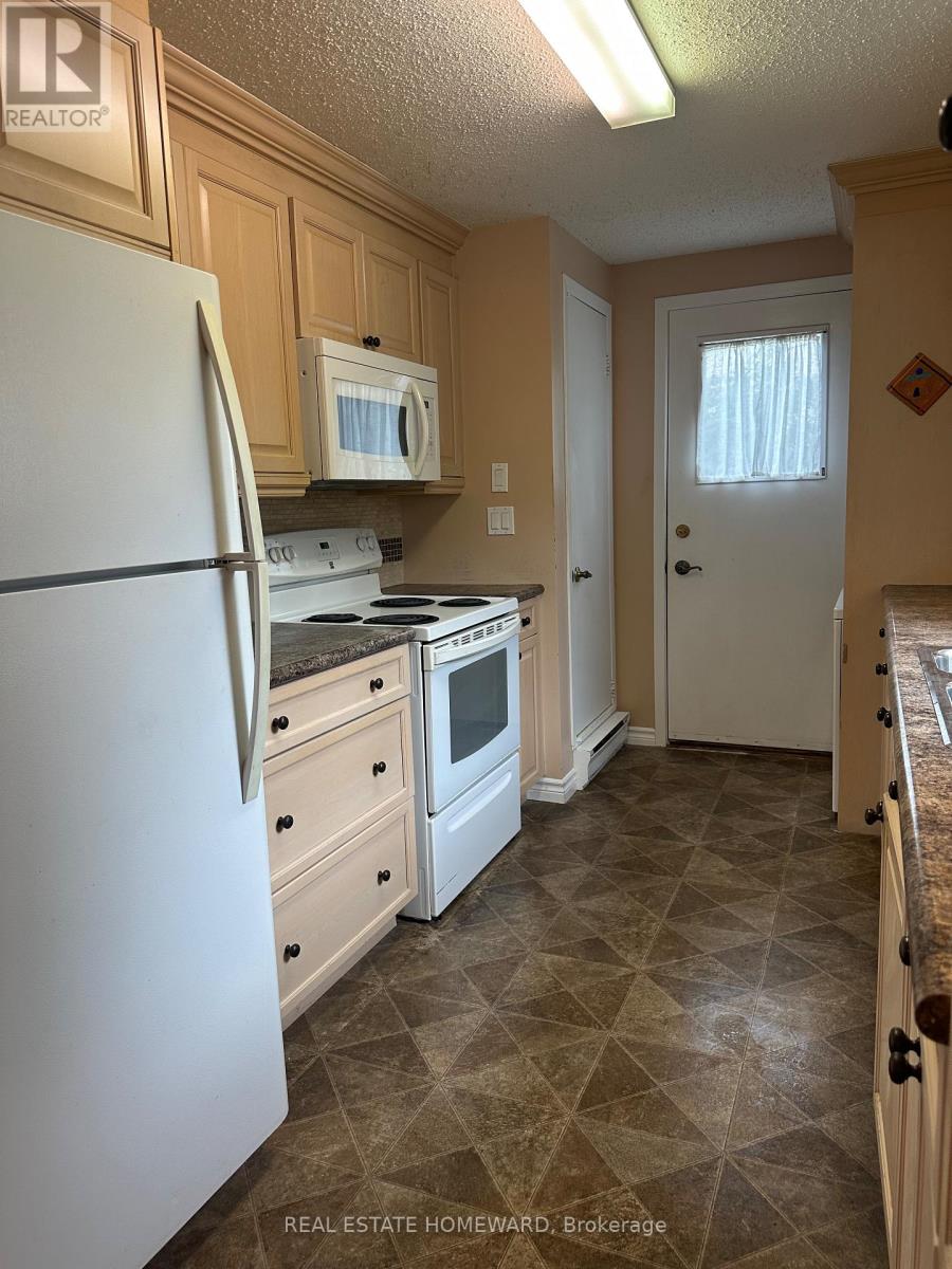 Photo 14 of 14 Heritage Lane, Clarington ON