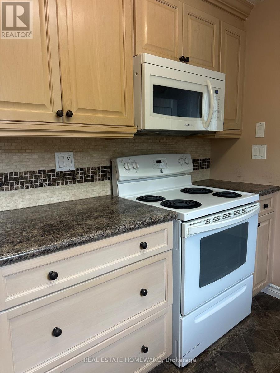 Photo 15 of 14 Heritage Lane, Clarington ON