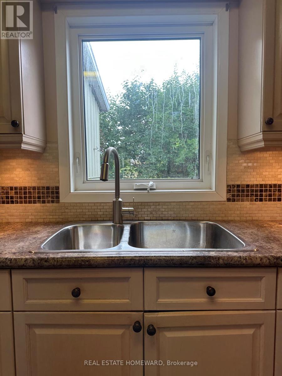 Photo 16 of 14 Heritage Lane, Clarington ON