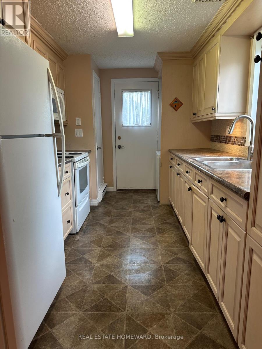 Photo 19 of 14 Heritage Lane, Clarington ON