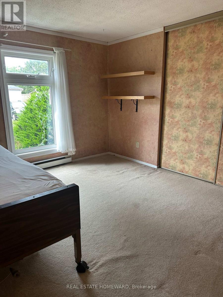 Photo 37 of 14 Heritage Lane, Clarington ON