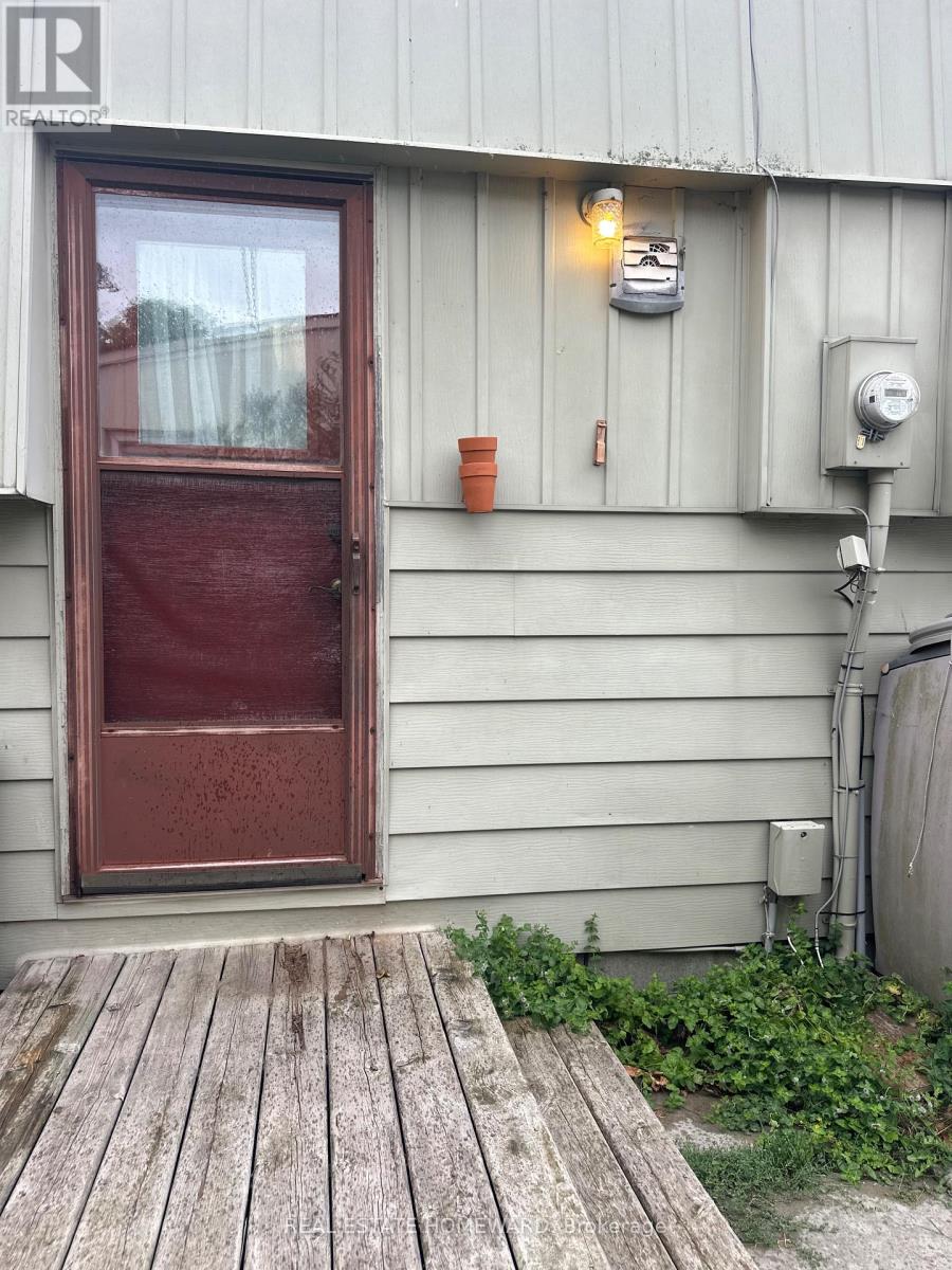 Photo 44 of 14 Heritage Lane, Clarington ON