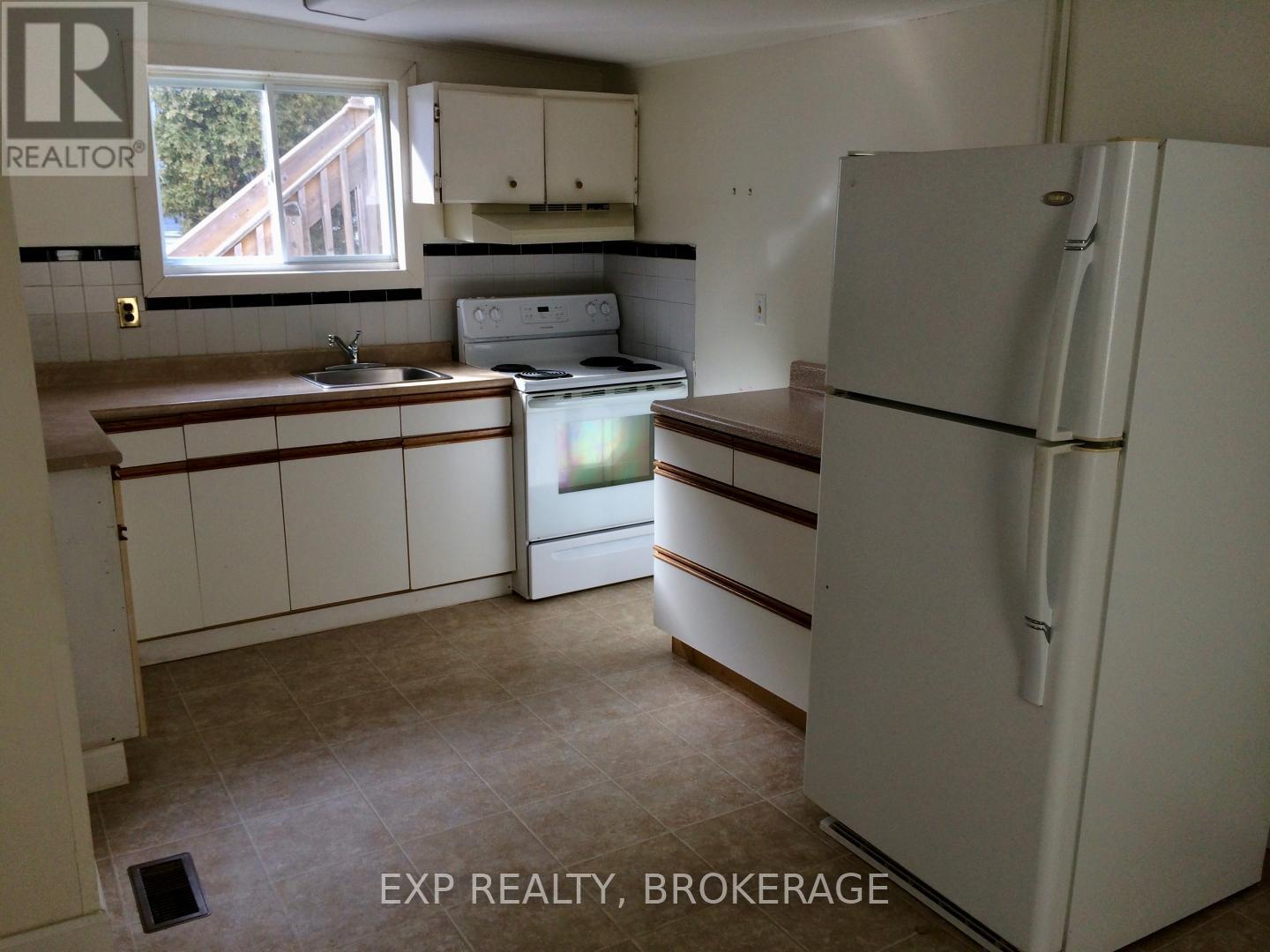 Photo 9 of 35 Maccauley Street, Kingston ON