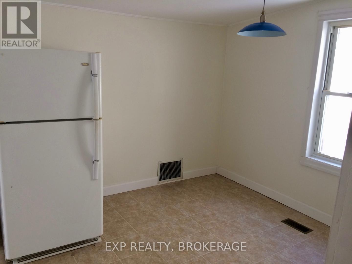 Photo 4 of 35 Maccauley Street, Kingston ON