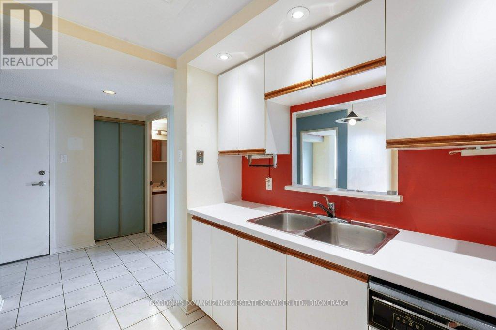 Photo 31 of 411 35 Holland Avenue, Ottawa ON