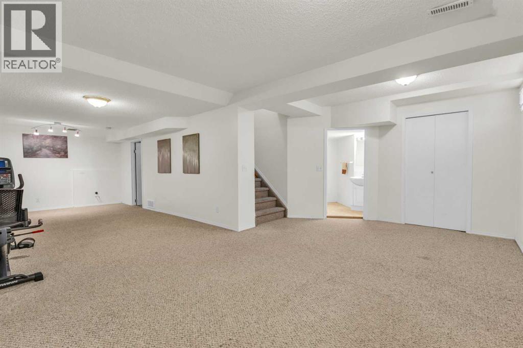 Photo 11 of 183 Macewan Ridge Close Nw, Calgary AB