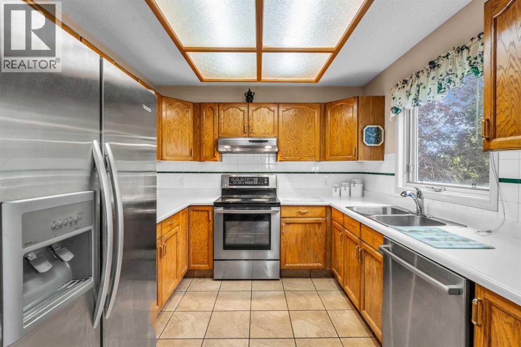 Photo 31 of 183 Macewan Ridge Close Nw, Calgary AB