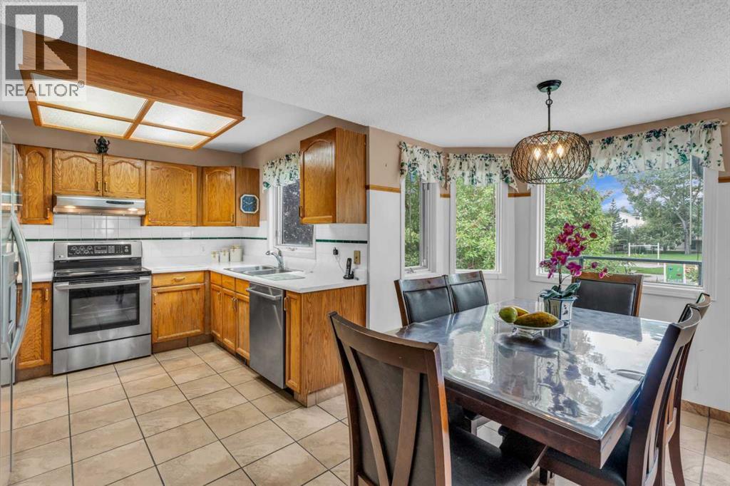 Photo 3 of 183 Macewan Ridge Close Nw, Calgary AB