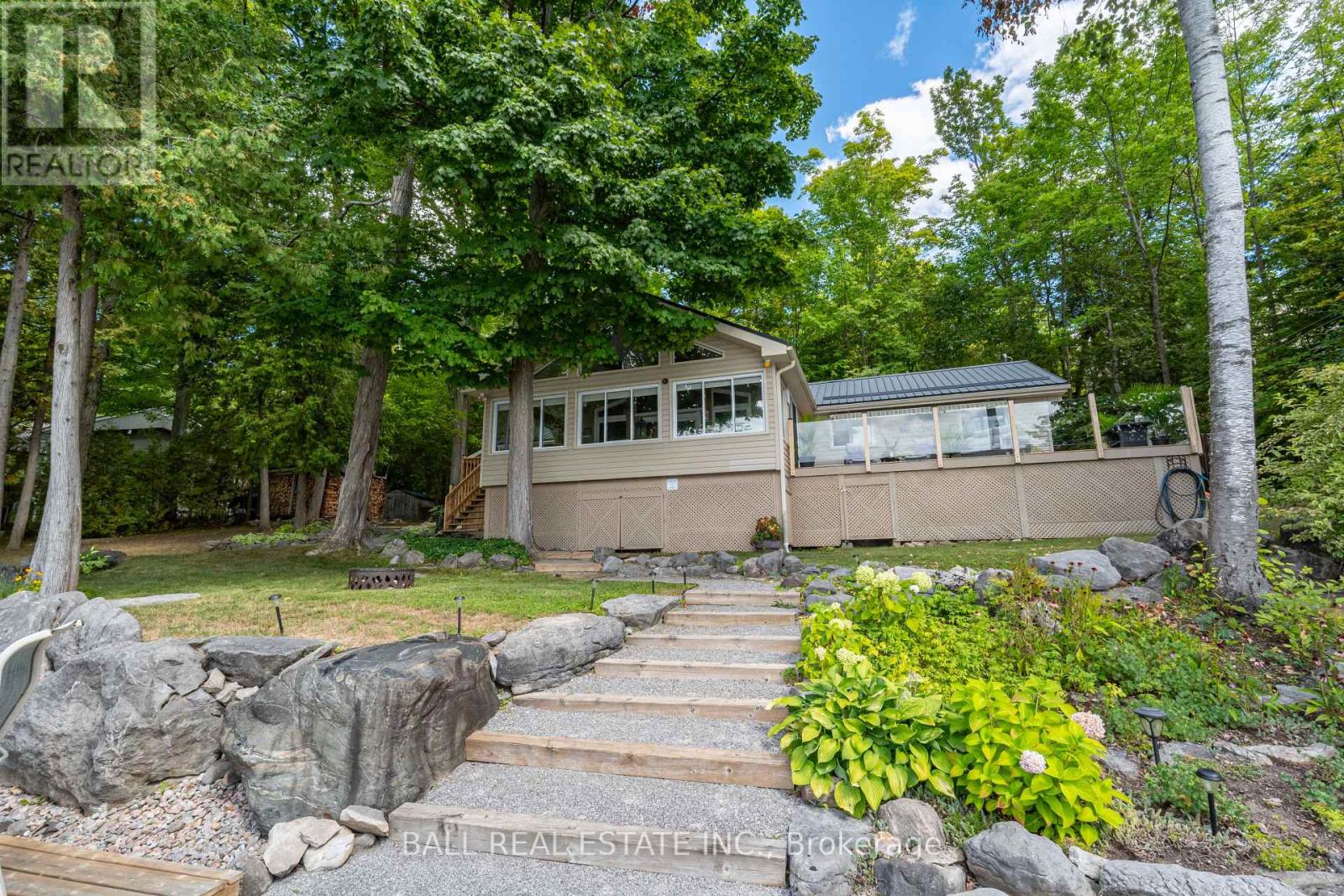 Photo 37 of 27 Maplewood Court, Trent Lakes ON