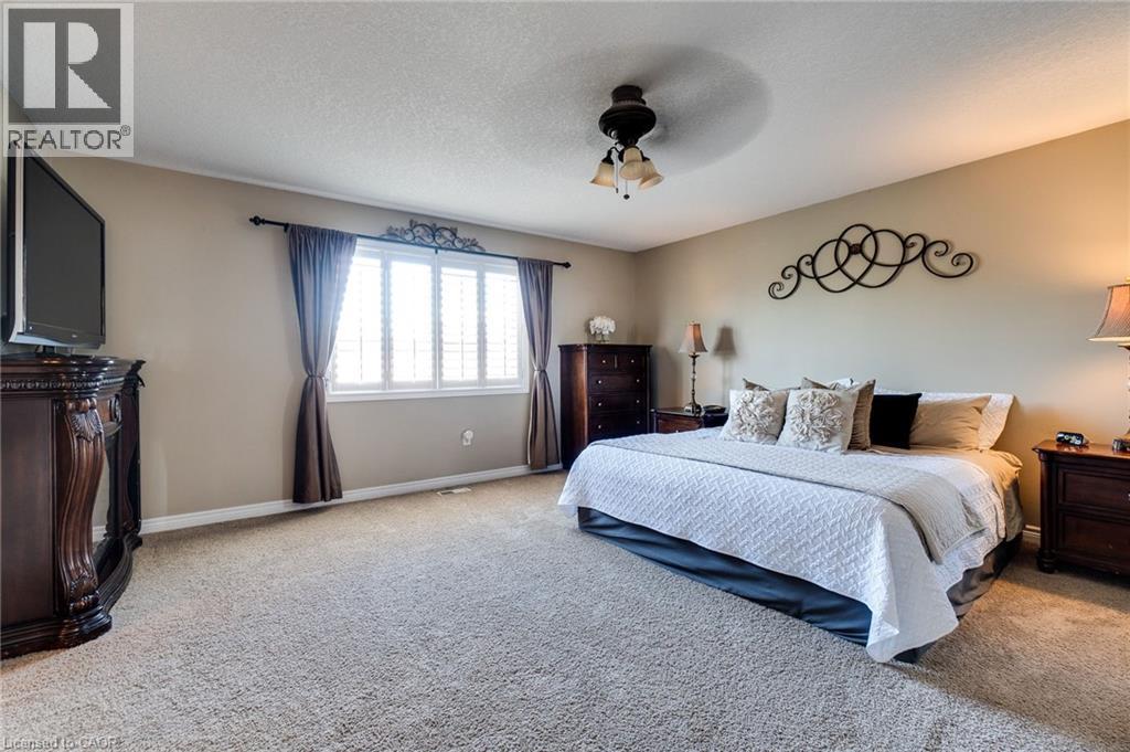 Photo 19 of 274 Springvalley Crescent, Hamilton ON