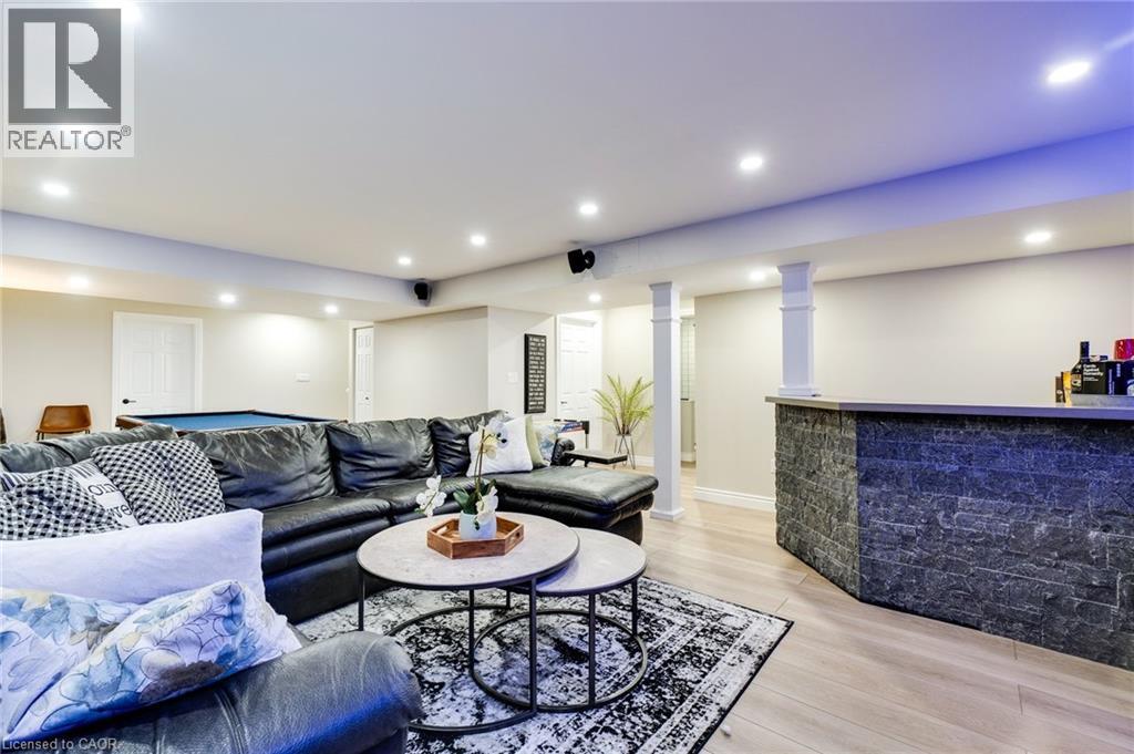 Photo 9 of 274 Springvalley Crescent, Hamilton ON