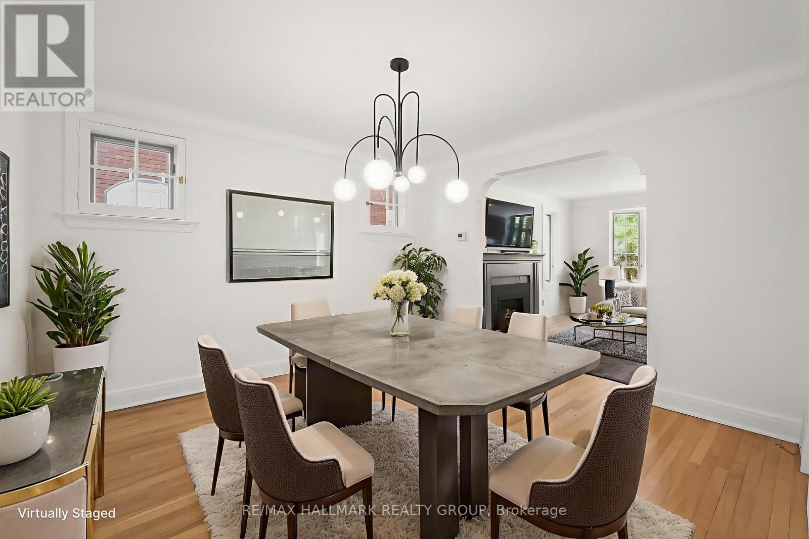 Photo 10 of 82 Laurentian Place, Ottawa ON