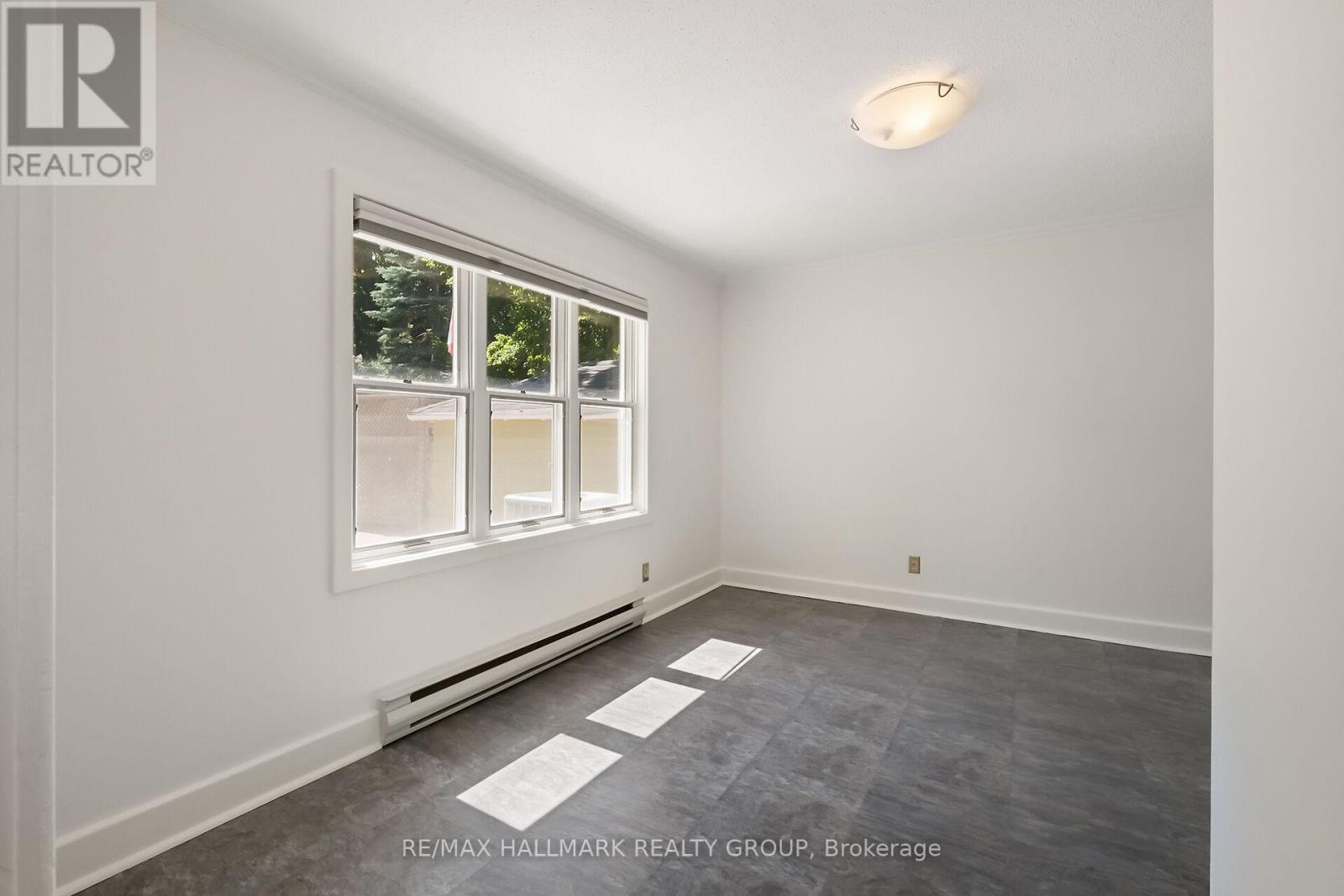 Photo 18 of 82 Laurentian Place, Ottawa ON