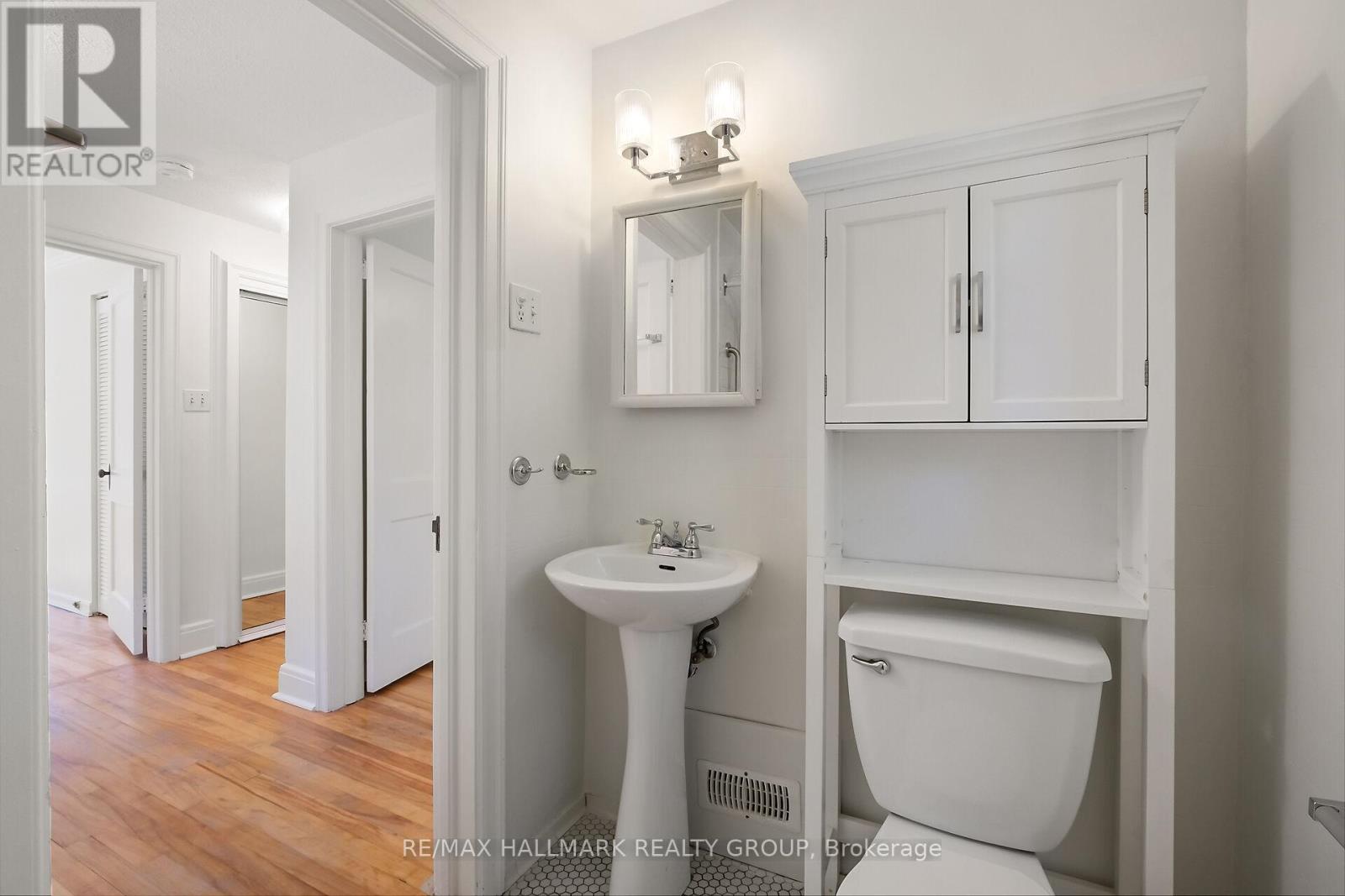 Photo 26 of 82 Laurentian Place, Ottawa ON
