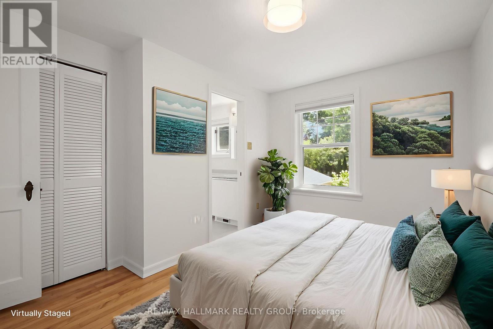 Photo 32 of 82 Laurentian Place, Ottawa ON