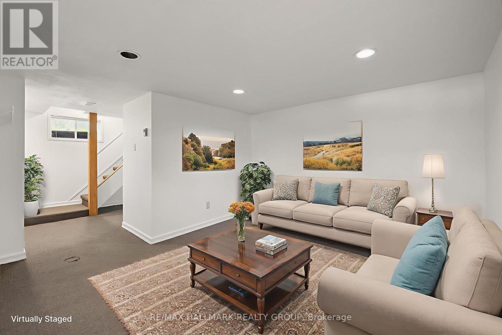 Photo 40 of 82 Laurentian Place, Ottawa ON