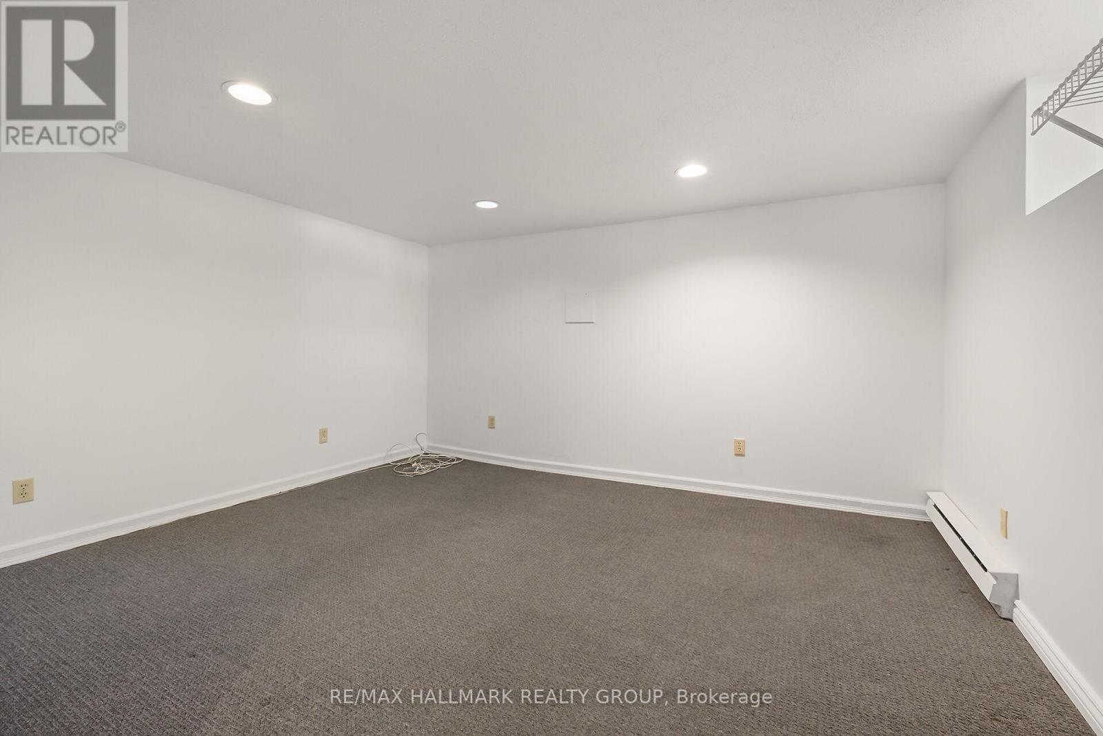 Photo 41 of 82 Laurentian Place, Ottawa ON