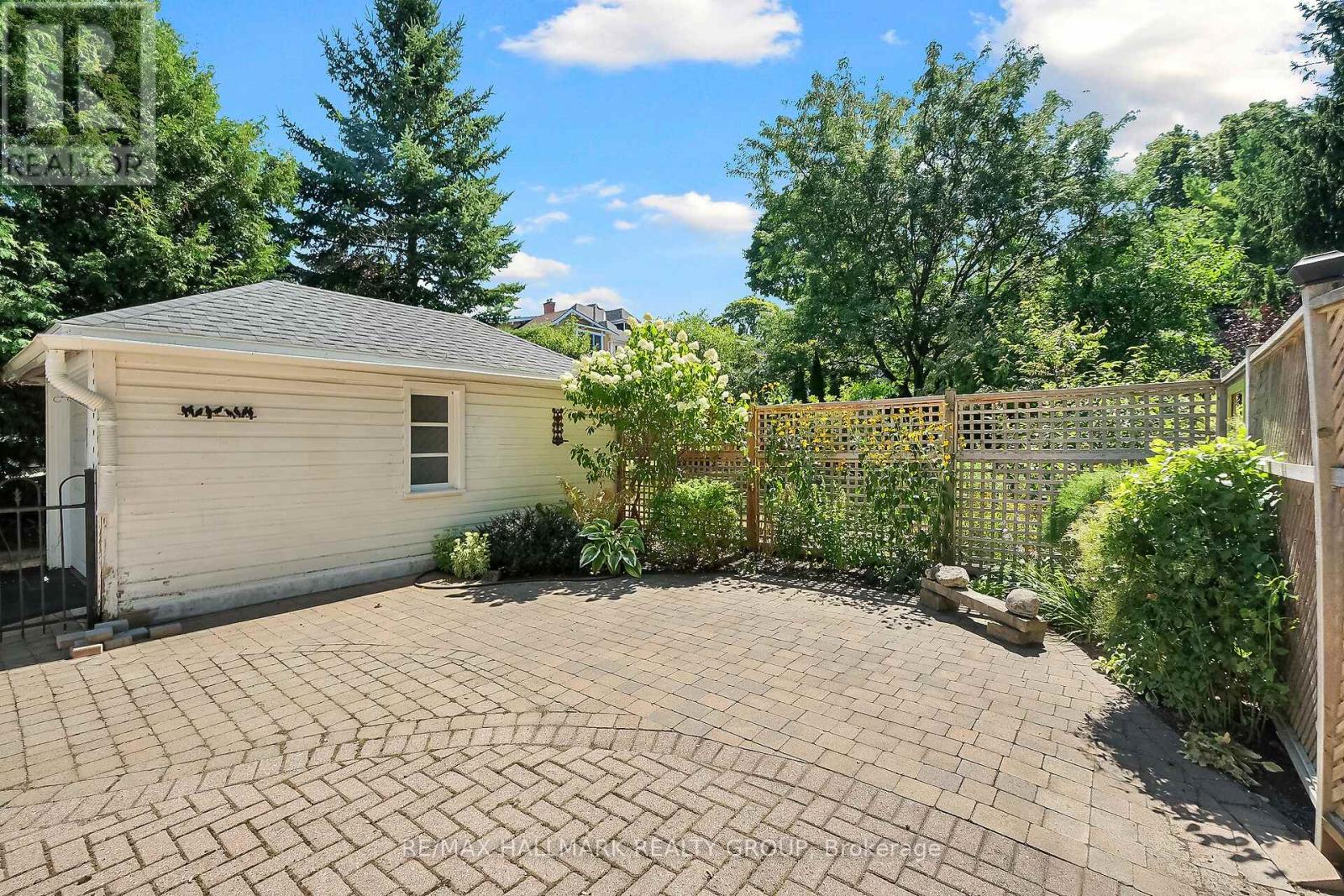 Photo 49 of 82 Laurentian Place, Ottawa ON