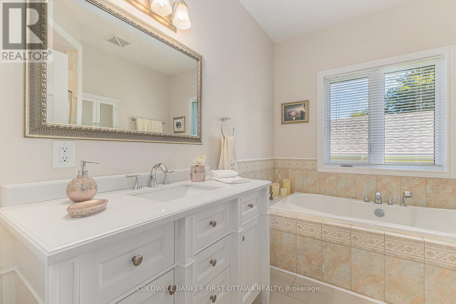 Photo 18 of 475 Moffatt Street, Carleton Place ON