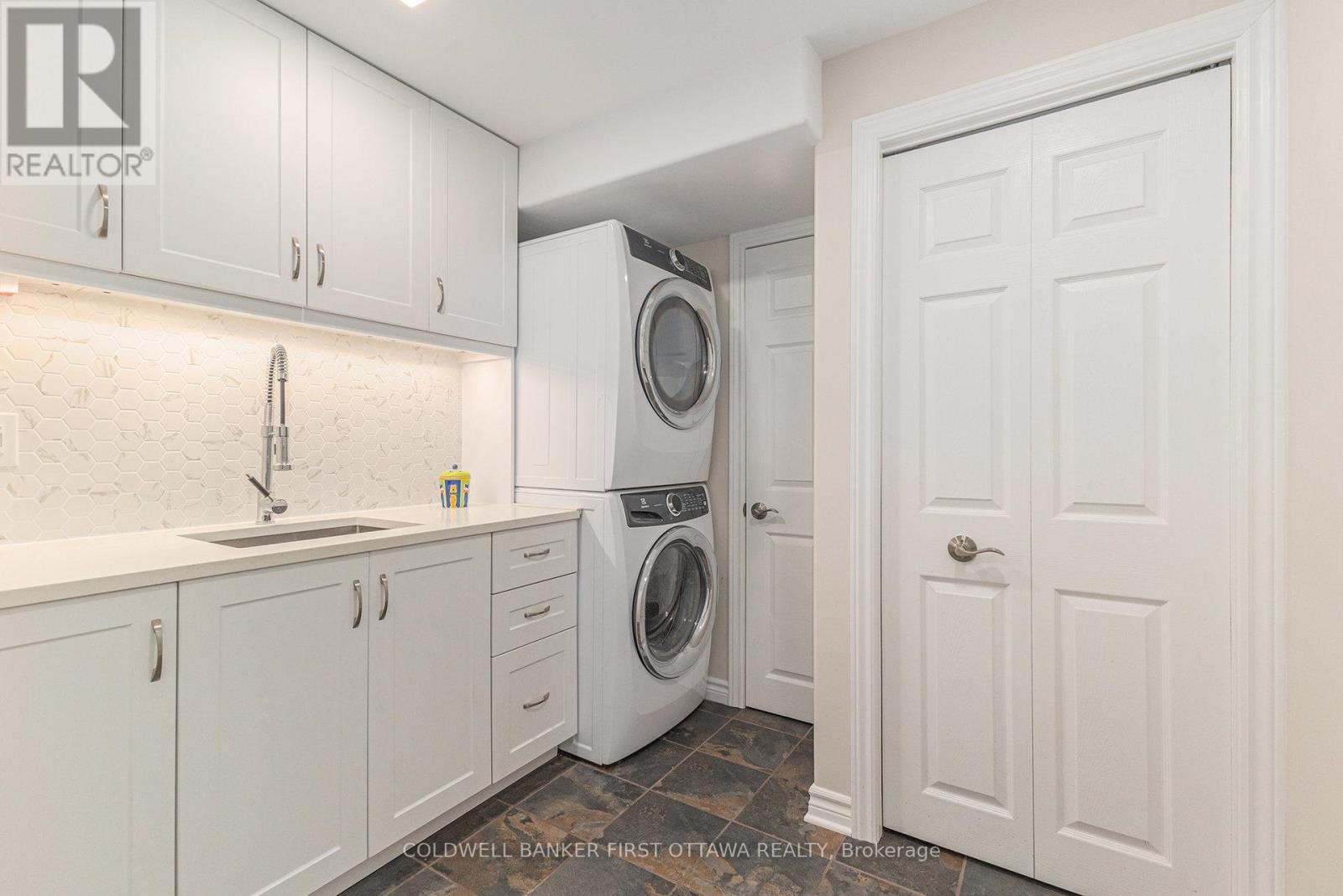 Photo 31 of 475 Moffatt Street, Carleton Place ON