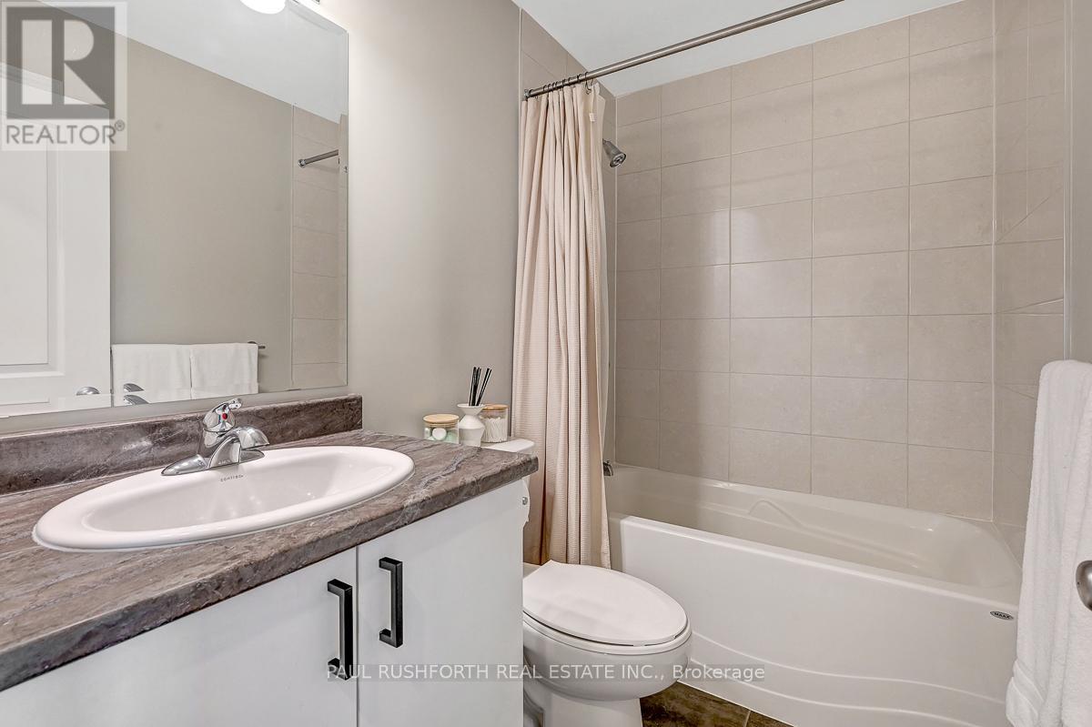 Photo 14 of 104 Livorno Court, Ottawa ON