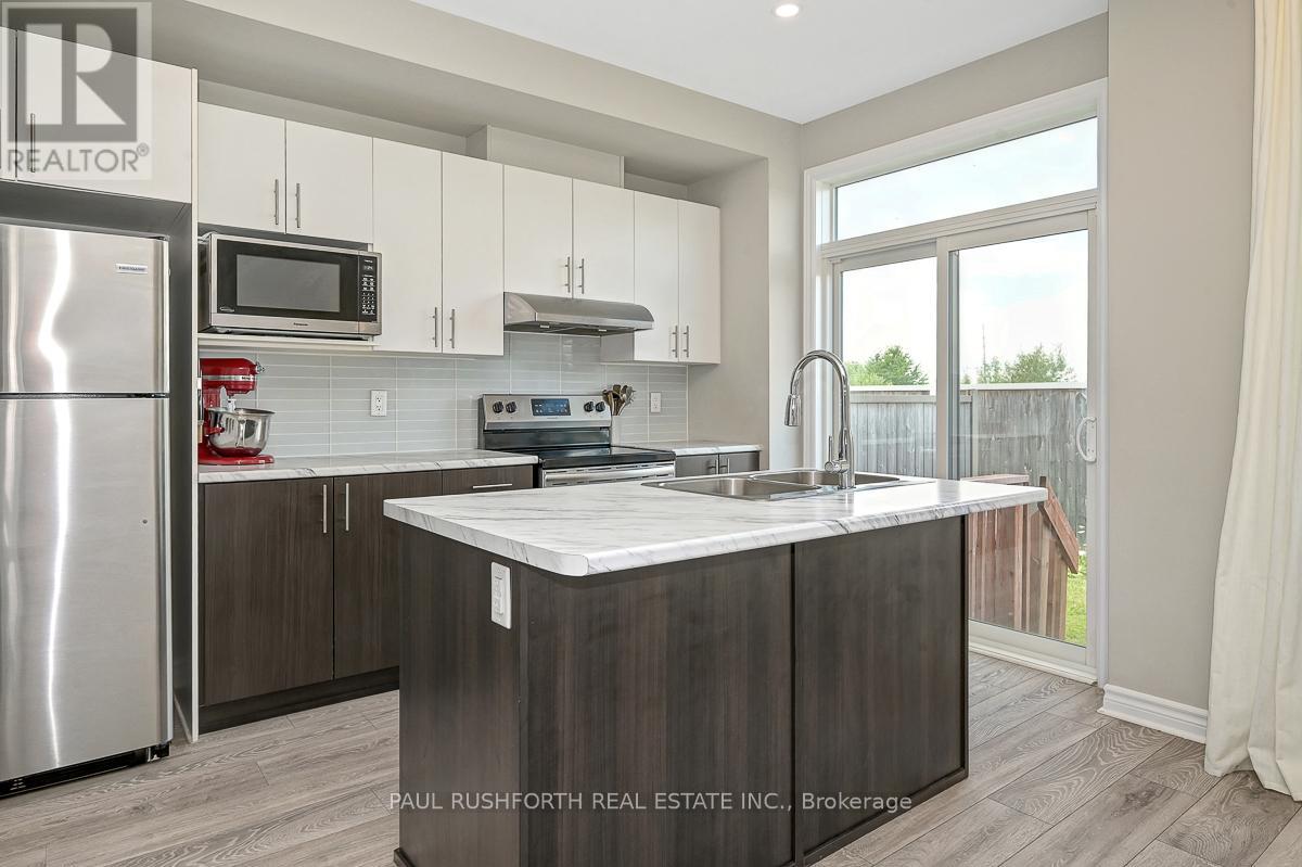 Photo 7 of 104 Livorno Court, Ottawa ON