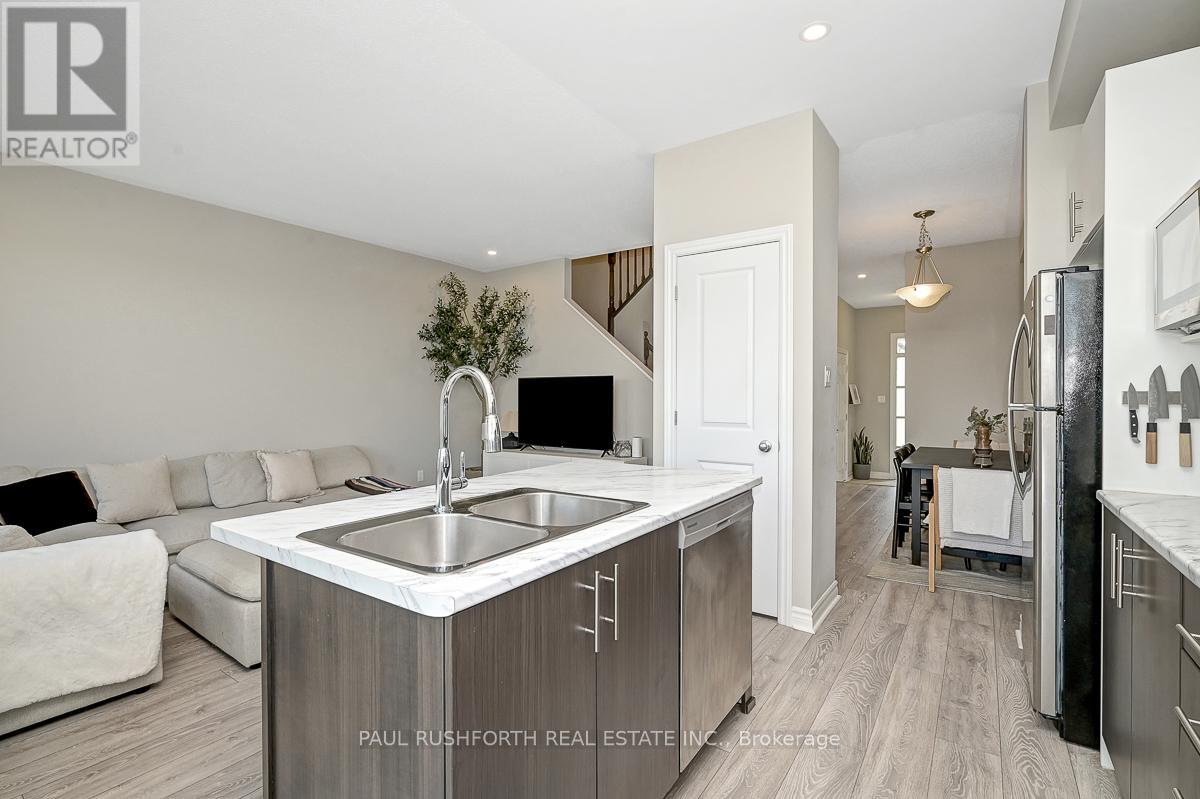 Photo 5 of 104 Livorno Court, Ottawa ON