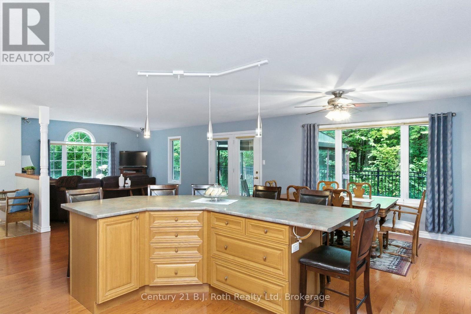 Photo 14 of 1749 Golf Link Road, Tiny ON