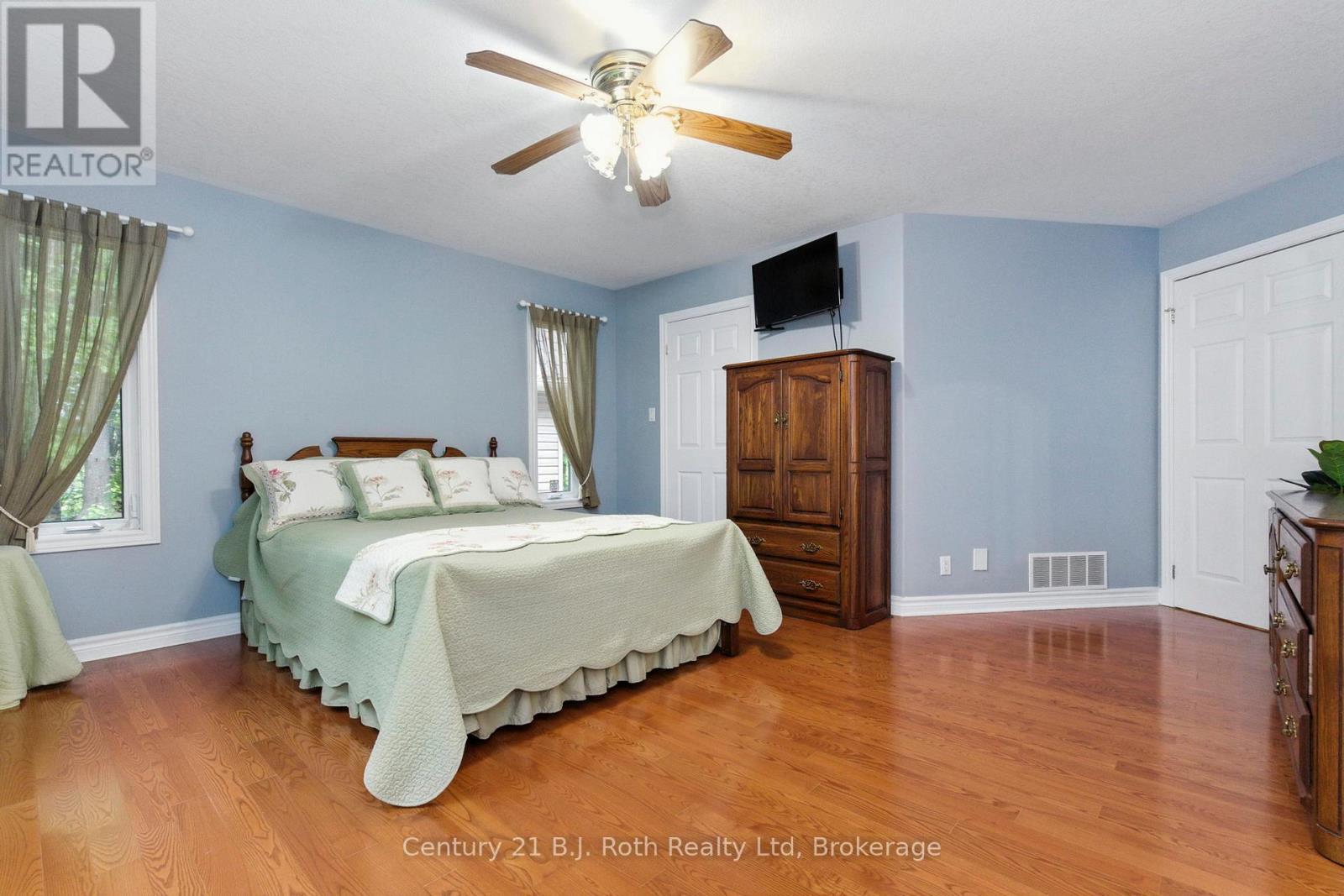 Photo 20 of 1749 Golf Link Road, Tiny ON
