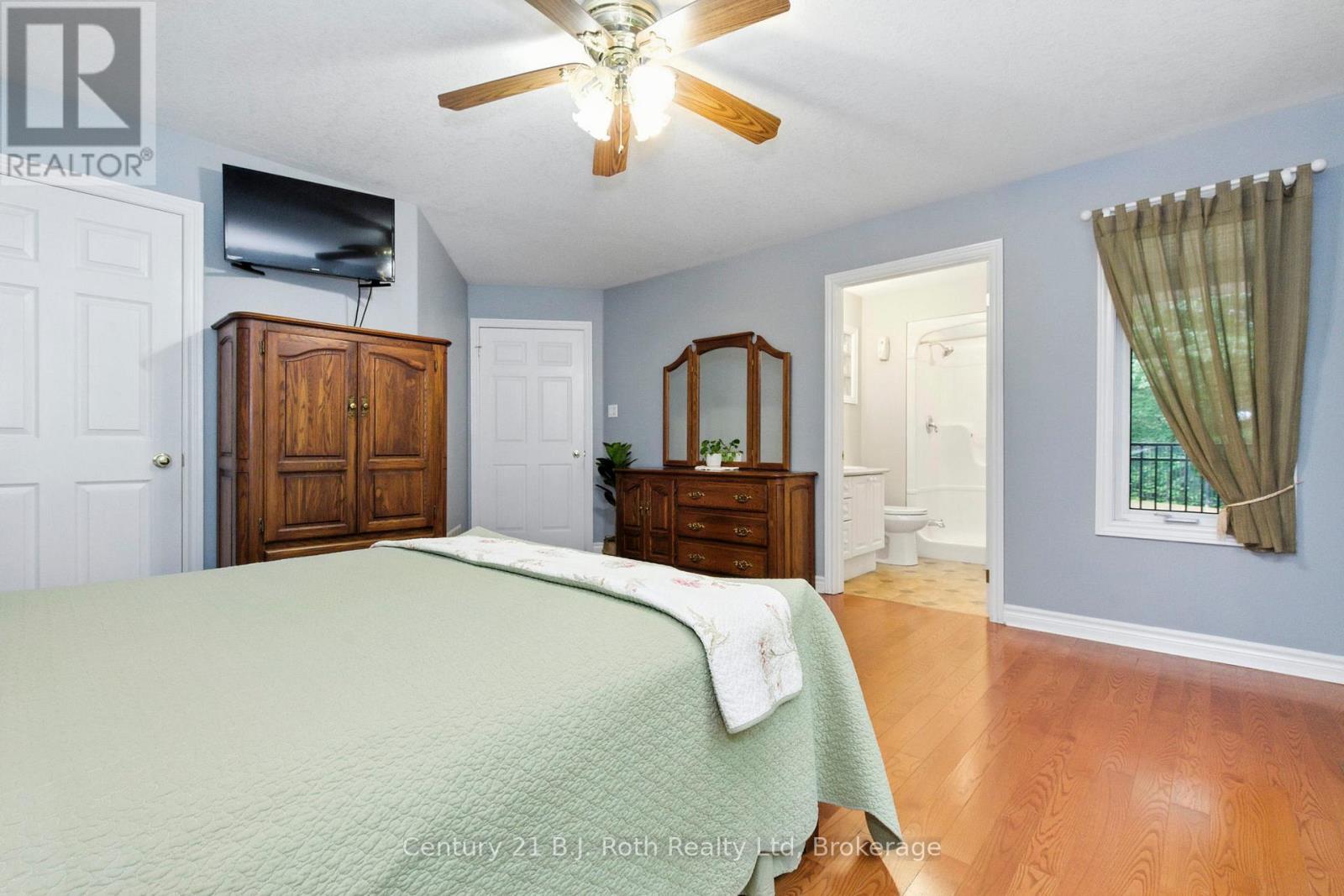Photo 21 of 1749 Golf Link Road, Tiny ON