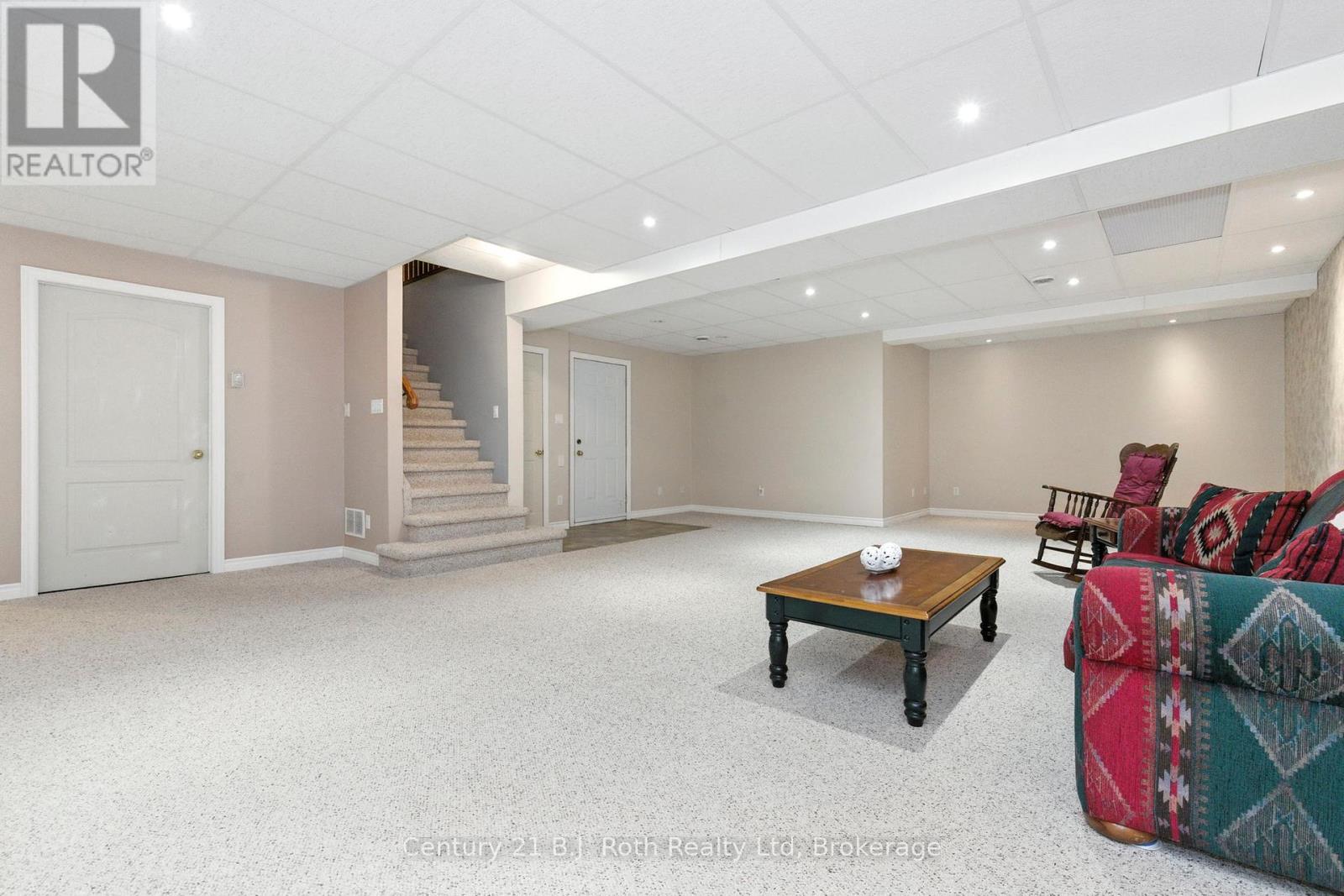 Photo 27 of 1749 Golf Link Road, Tiny ON