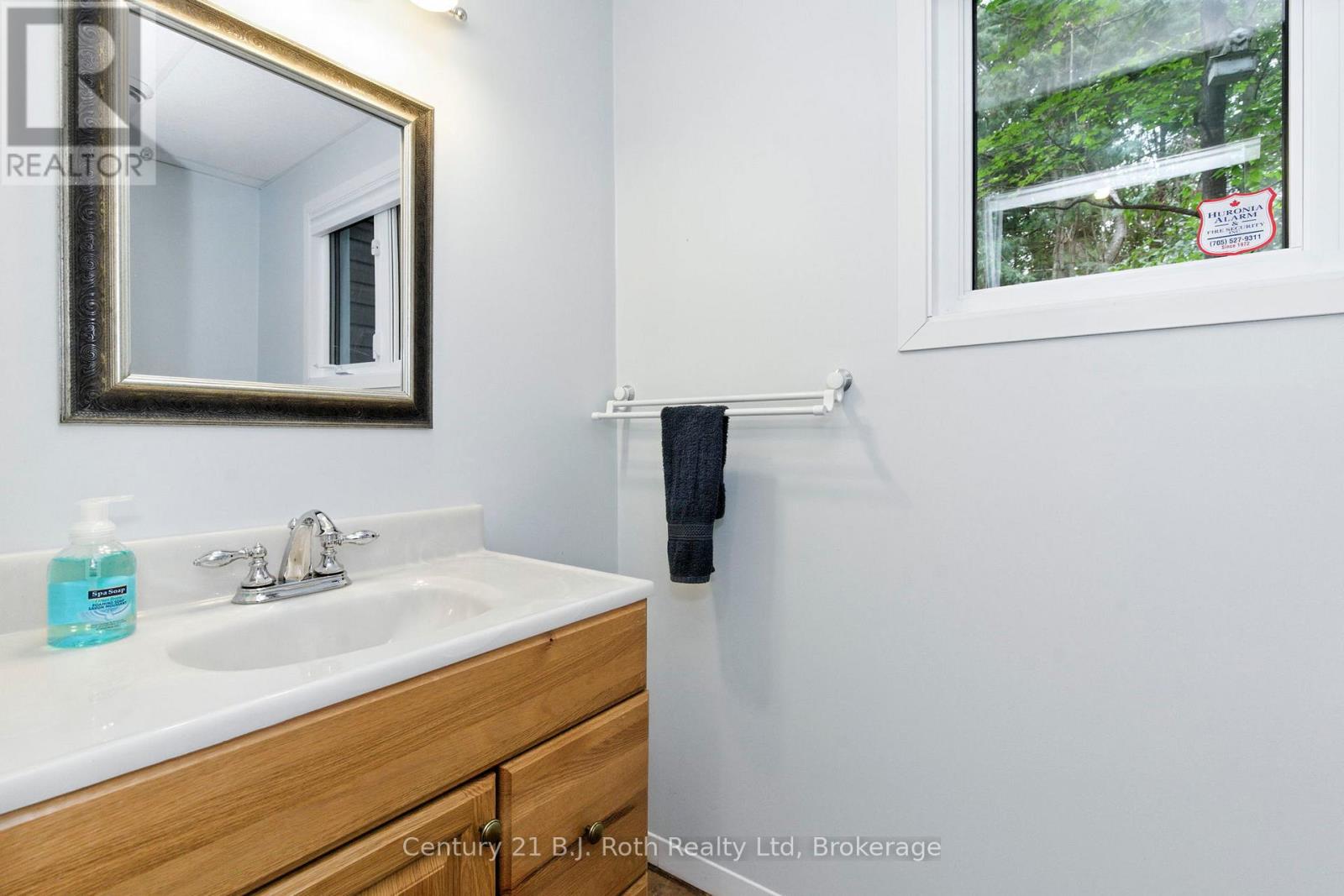 Photo 34 of 1749 Golf Link Road, Tiny ON