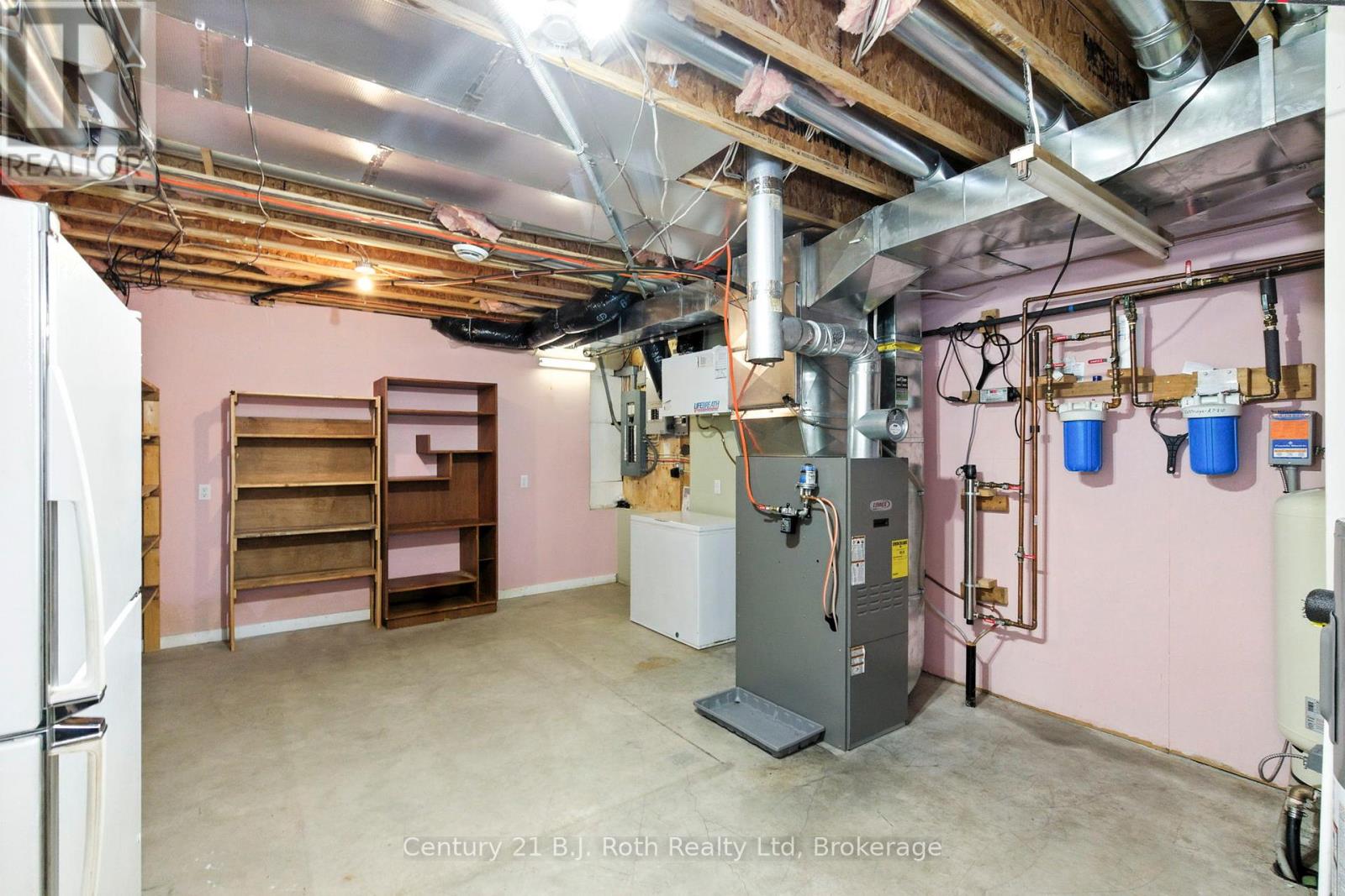 Photo 35 of 1749 Golf Link Road, Tiny ON