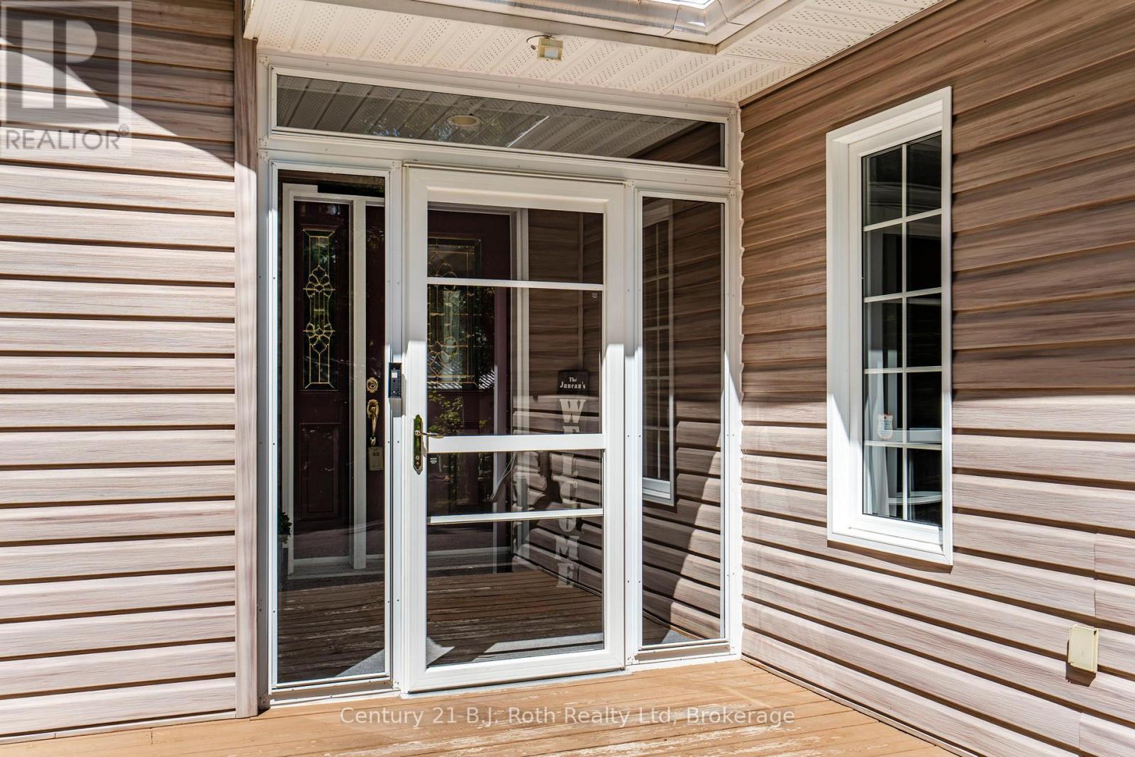 Photo 7 of 1749 Golf Link Road, Tiny ON