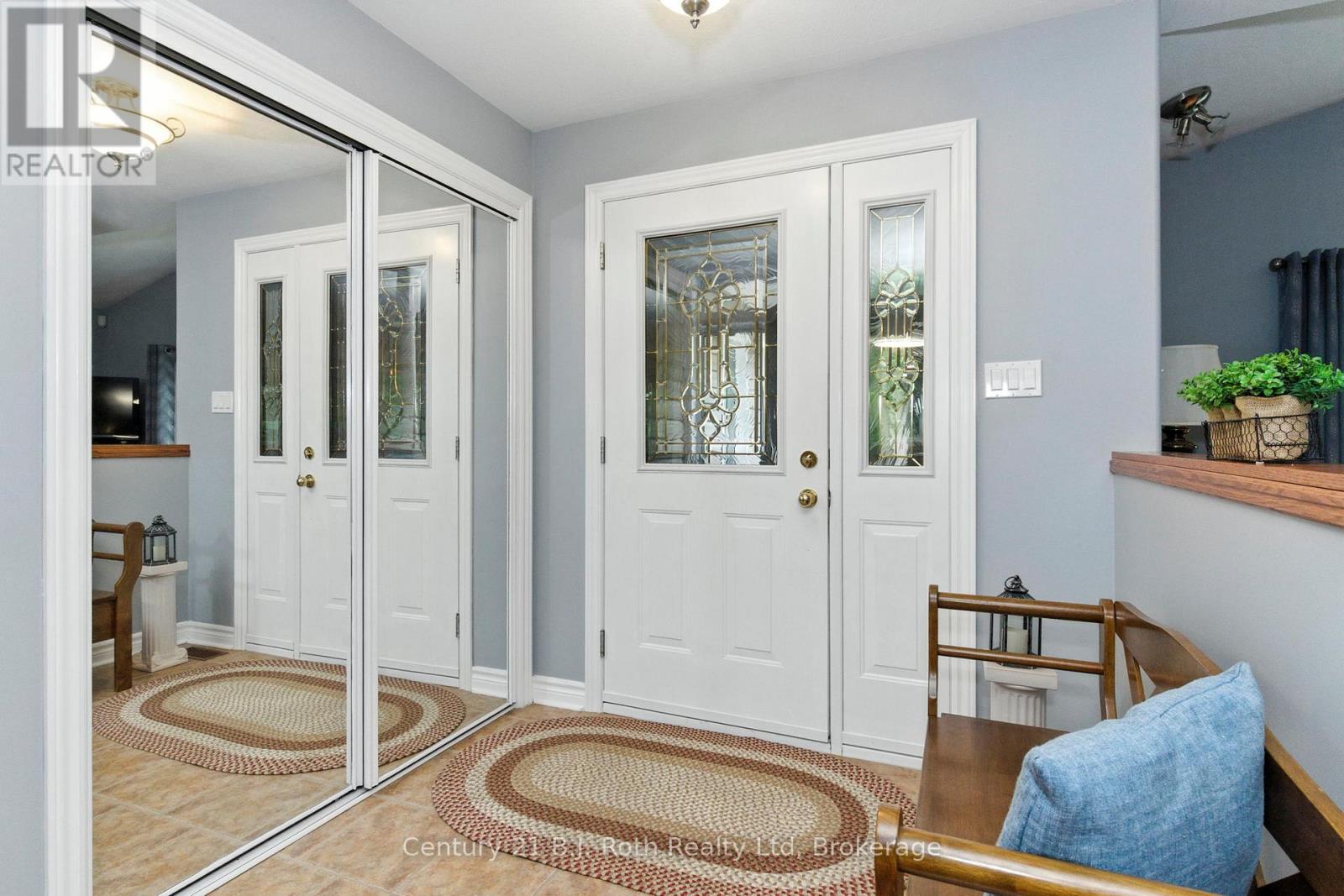 Photo 8 of 1749 Golf Link Road, Tiny ON
