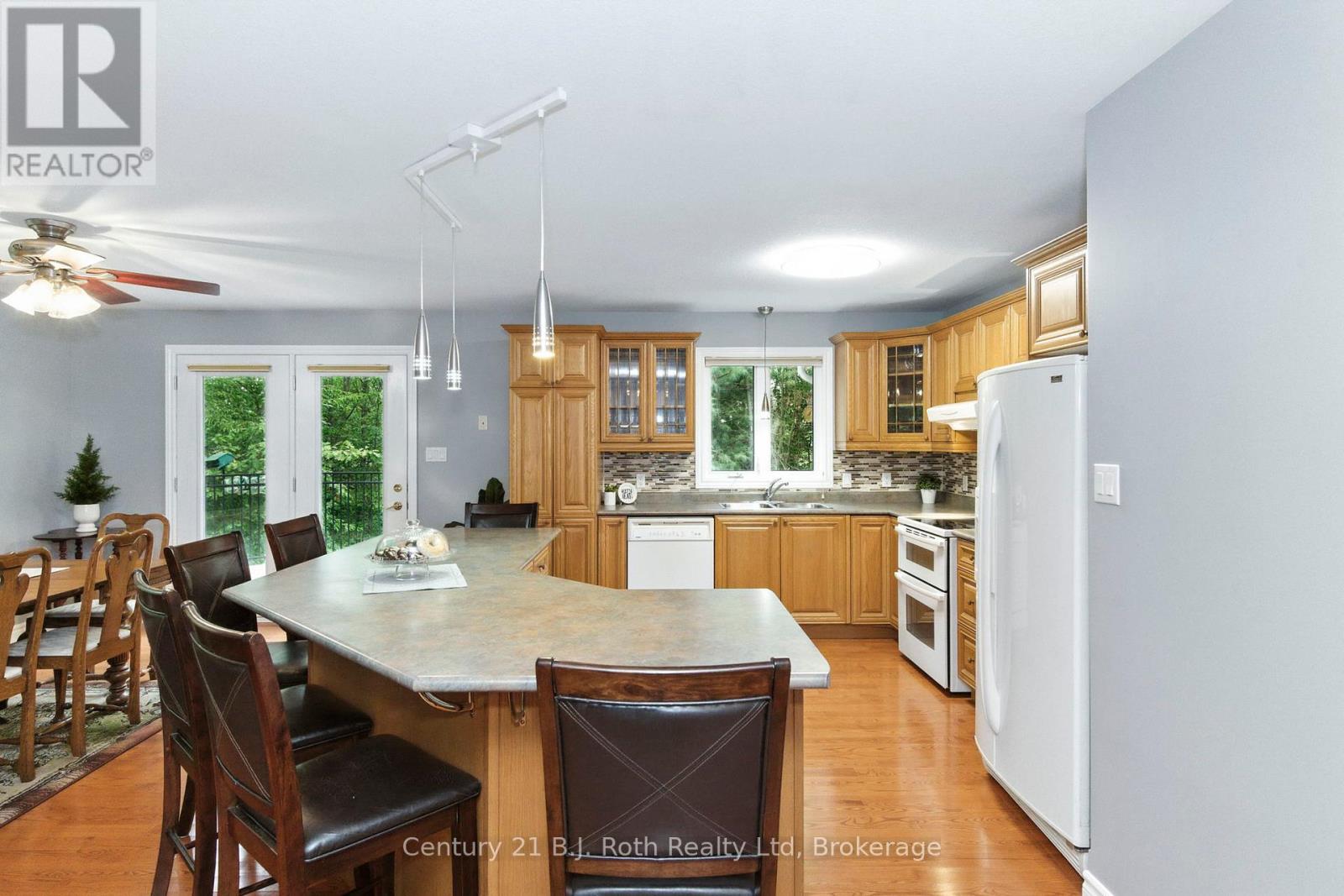 Photo 9 of 1749 Golf Link Road, Tiny ON