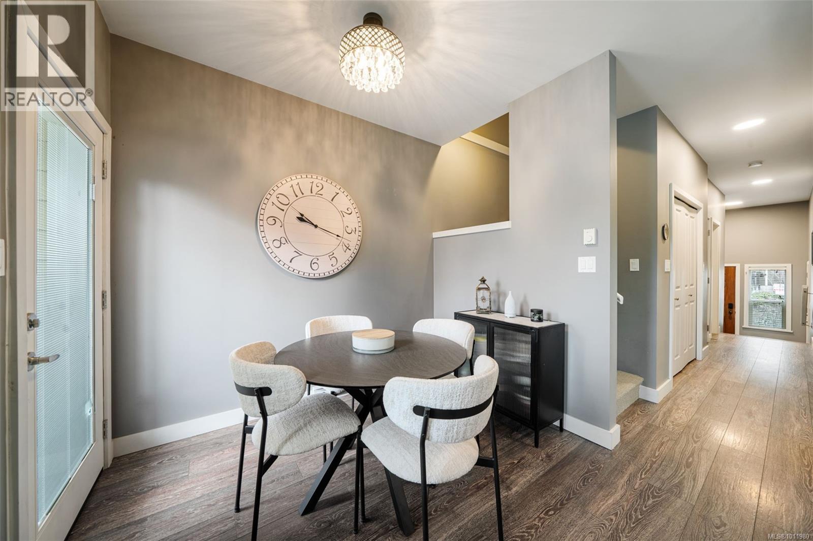 Photo 10 of 860 Brock Ave, Langford BC