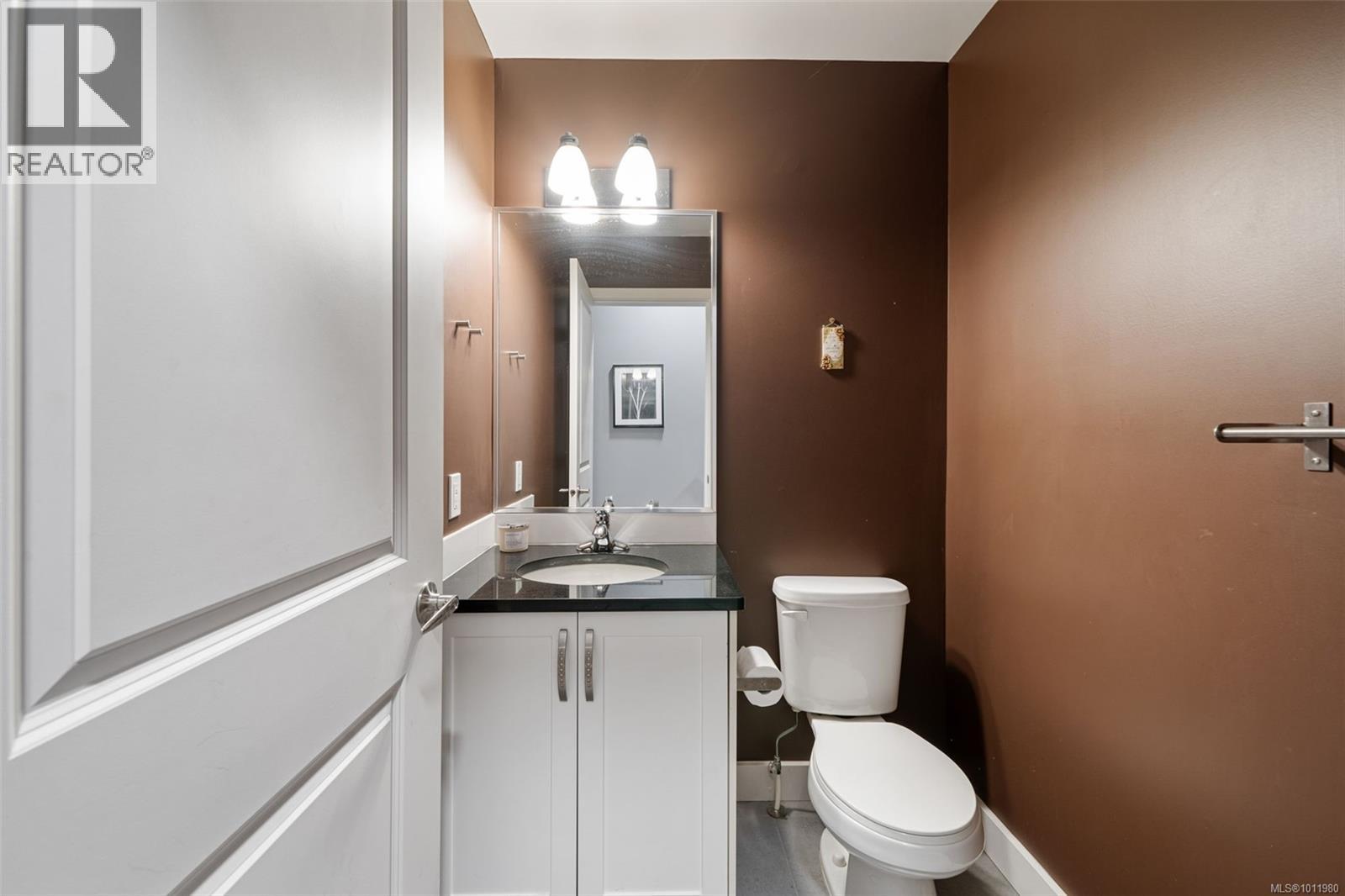 Photo 11 of 860 Brock Ave, Langford BC