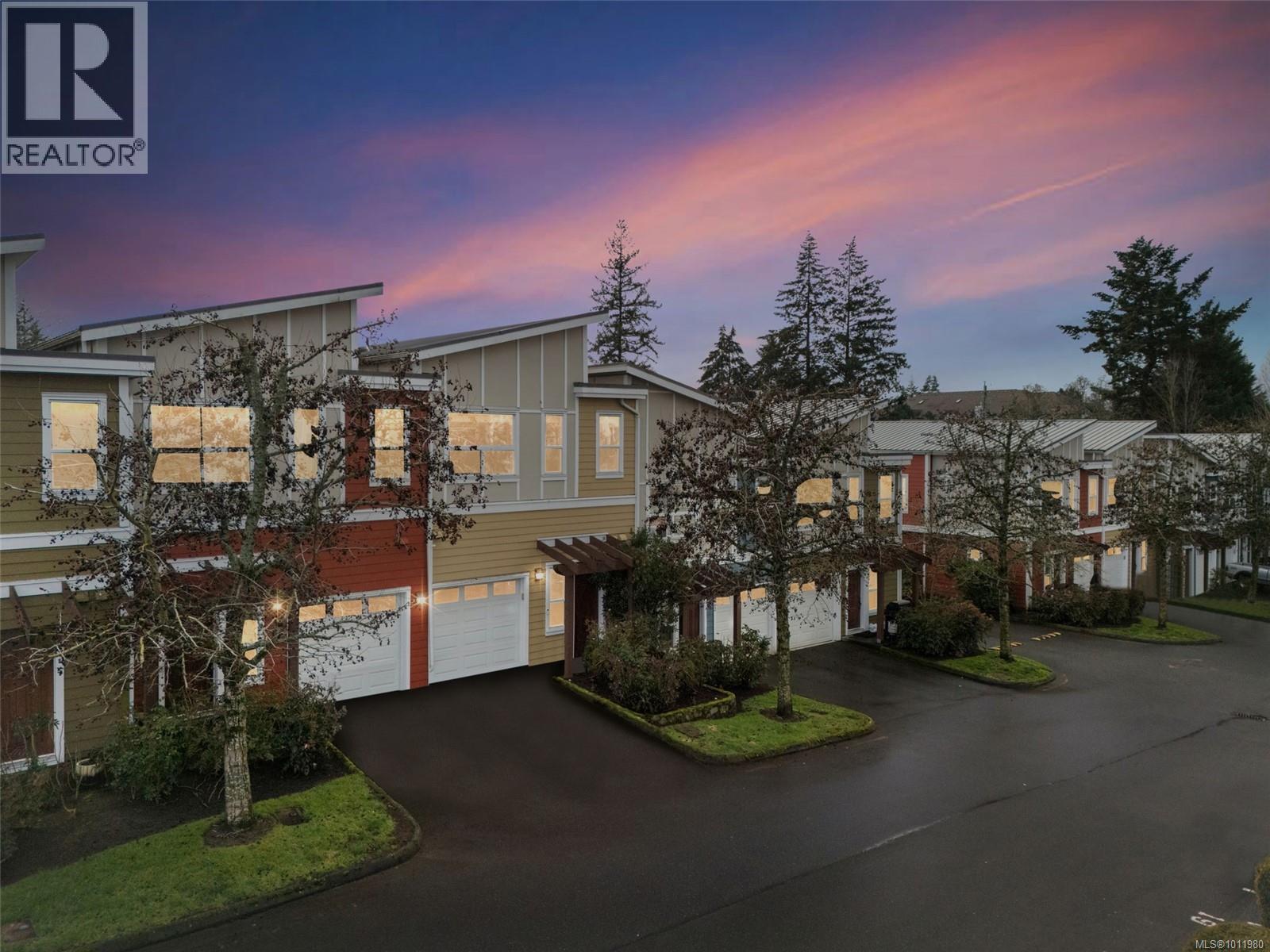 Photo 2 of 860 Brock Ave, Langford BC