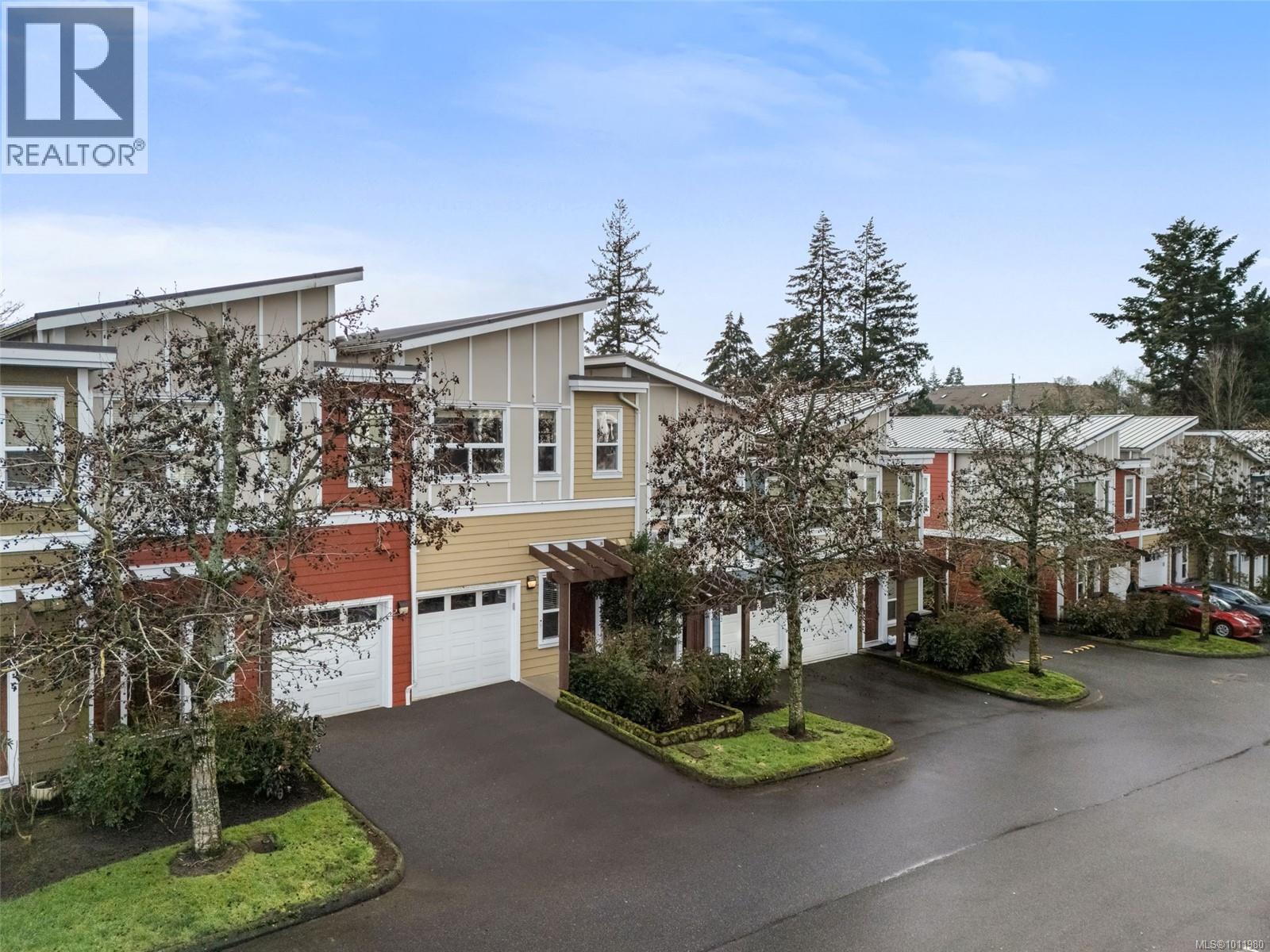 Photo 3 of 860 Brock Ave, Langford BC