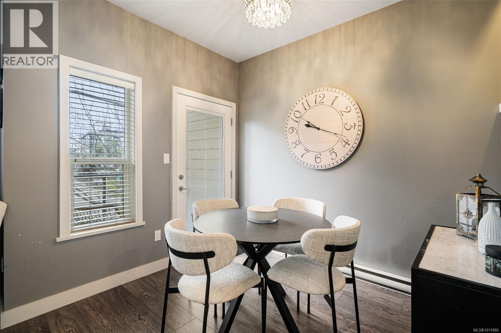 Photo 9 of 860 Brock Ave, Langford BC