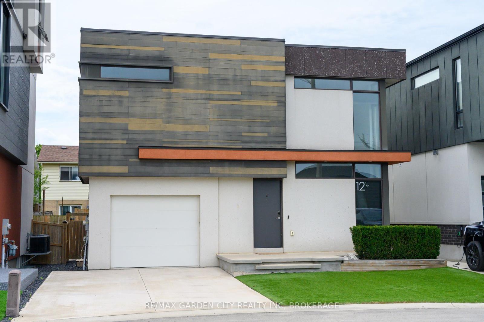 Photo 36 of 12 1 2 Beamer Court, Thorold ON