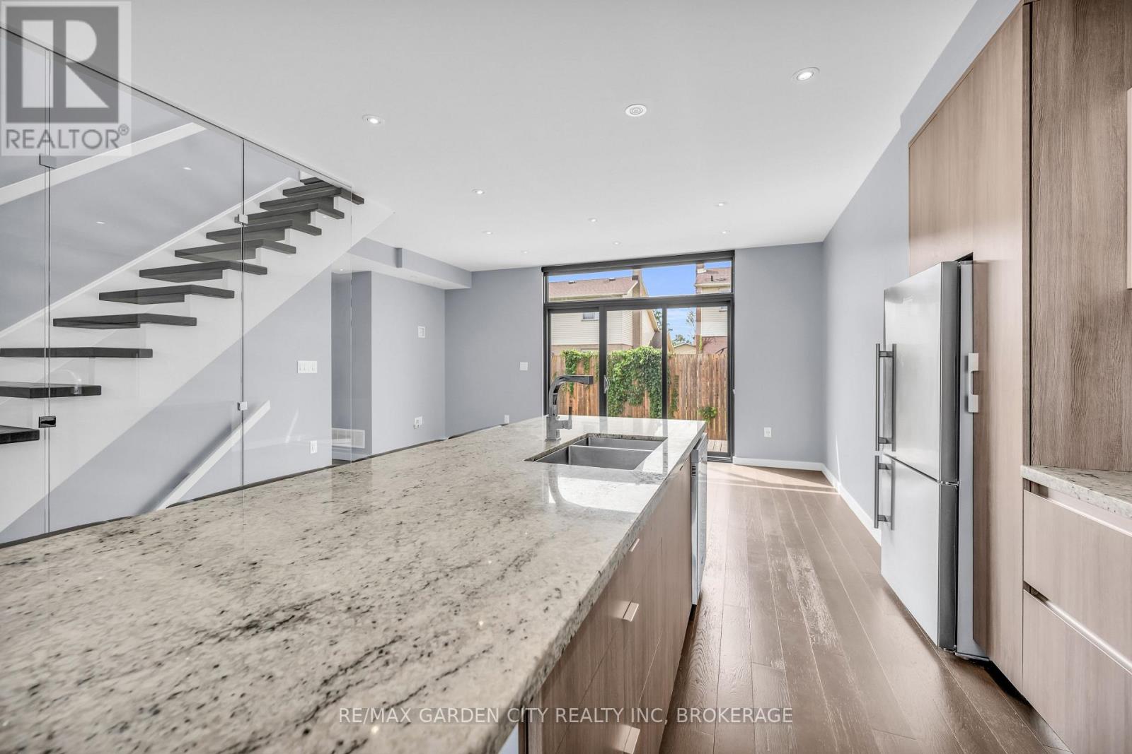 Photo 26 of 12 1 2 Beamer Court, Thorold ON