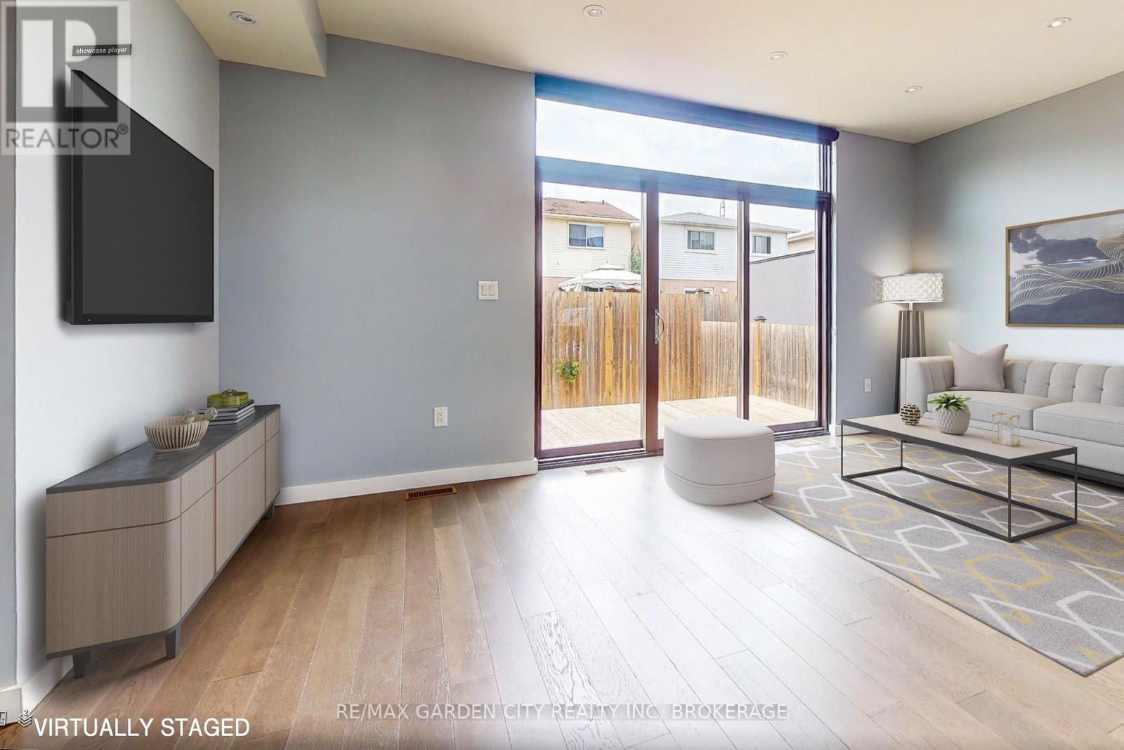 Photo 42 of 12 1 2 Beamer Court, Thorold ON
