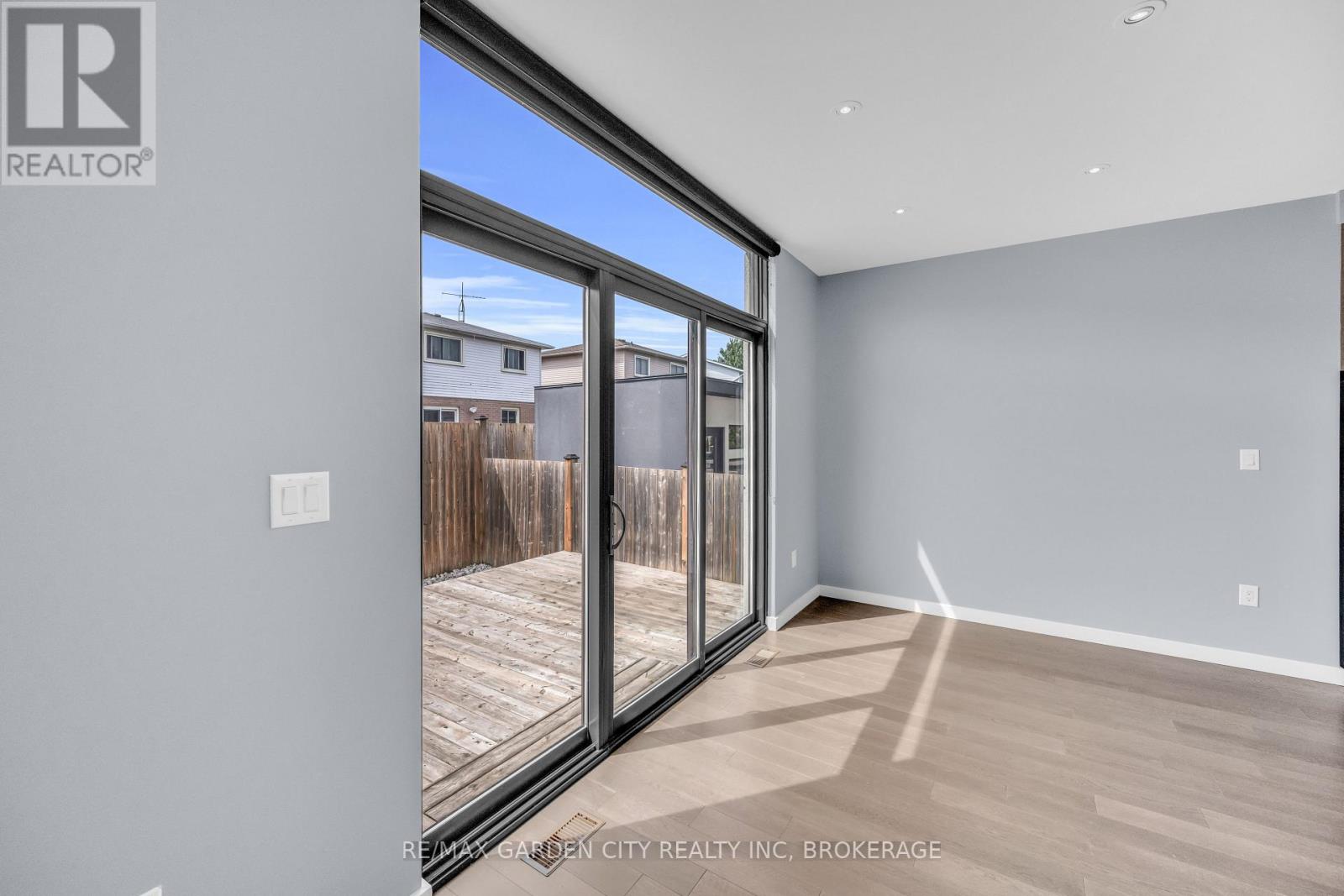 Photo 27 of 12 1 2 Beamer Court, Thorold ON