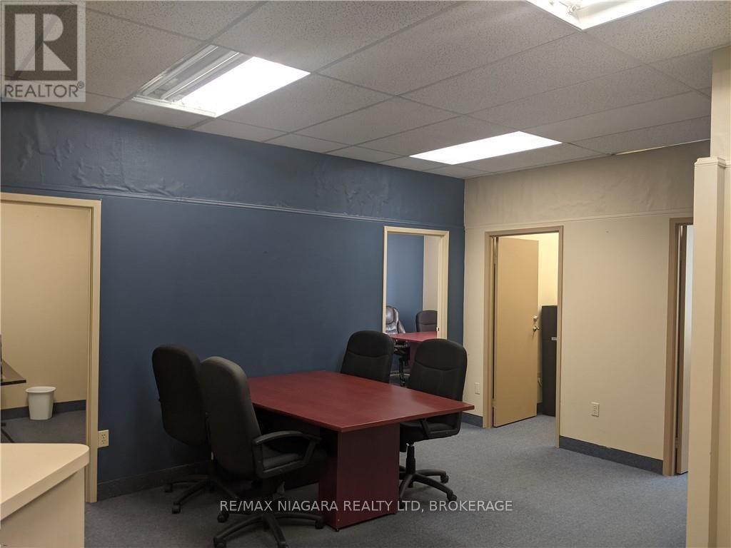 Photo 2 of 14 A 277 Welland Avenue, St Catharines ON