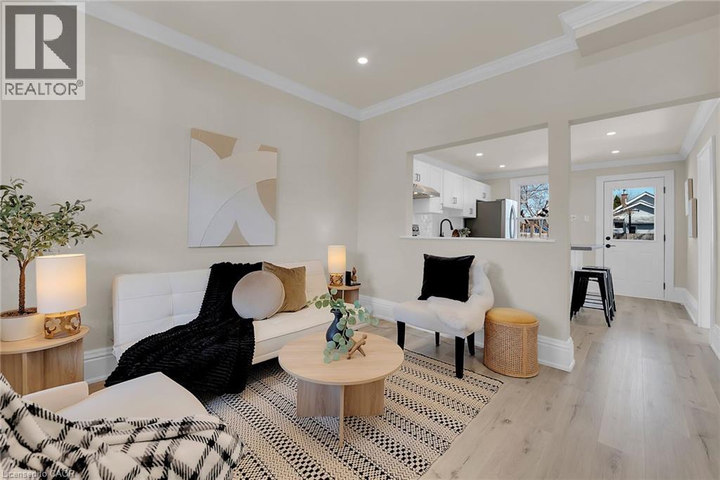 Photo 11 of 70 Robins Avenue, Hamilton ON