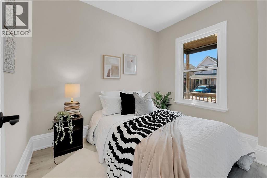 Photo 4 of 70 Robins Avenue, Hamilton ON