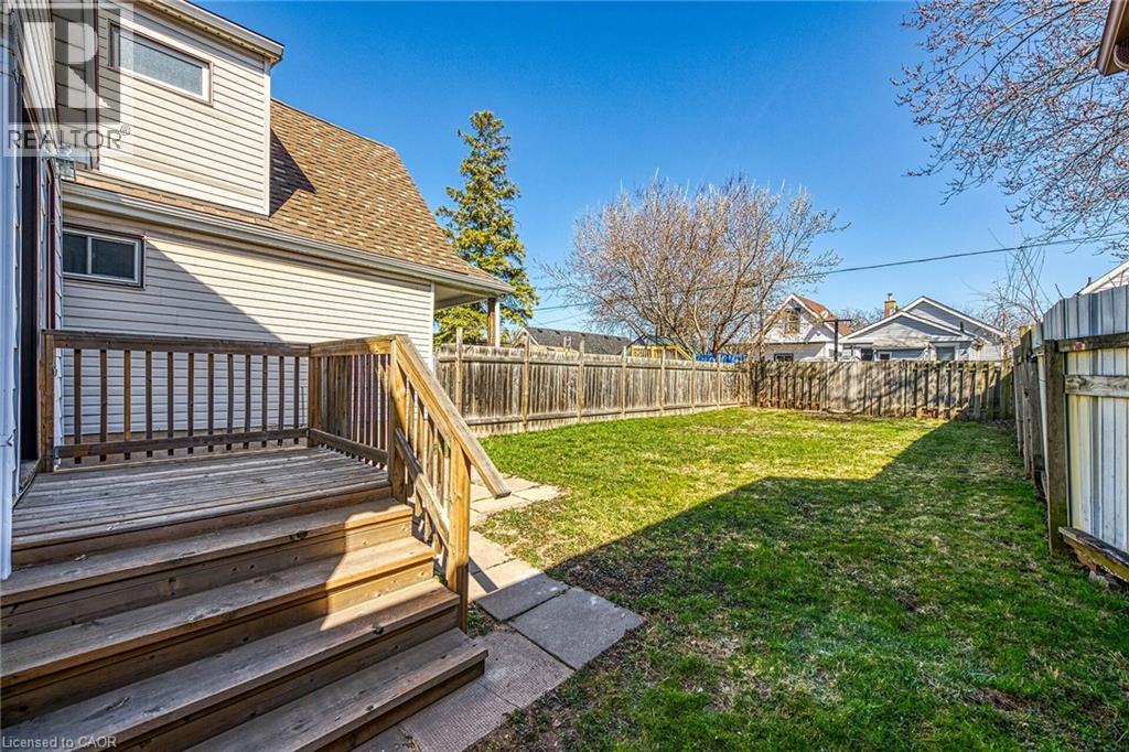Photo 10 of 70 Robins Avenue, Hamilton ON